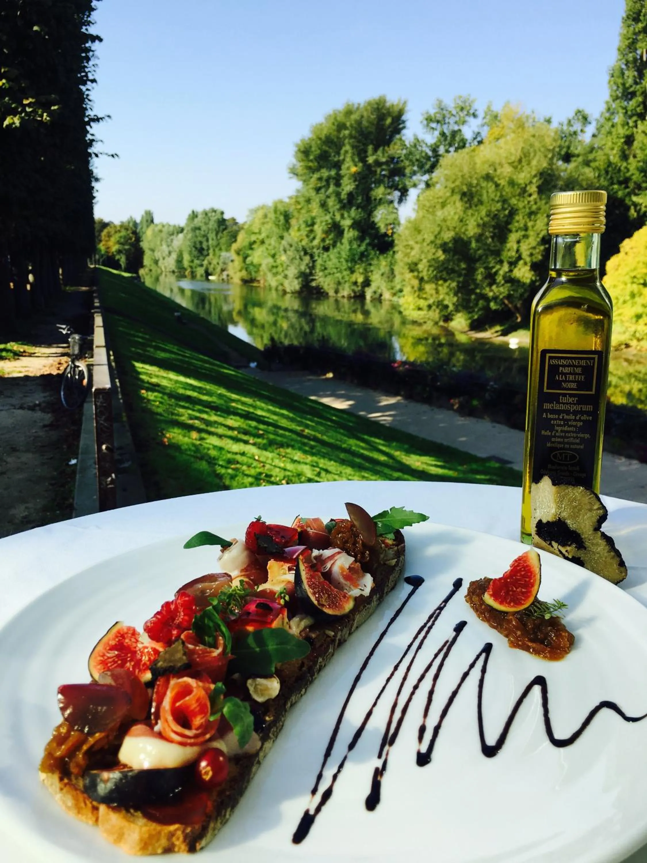 Meals in Hôtel L'Esturgeon