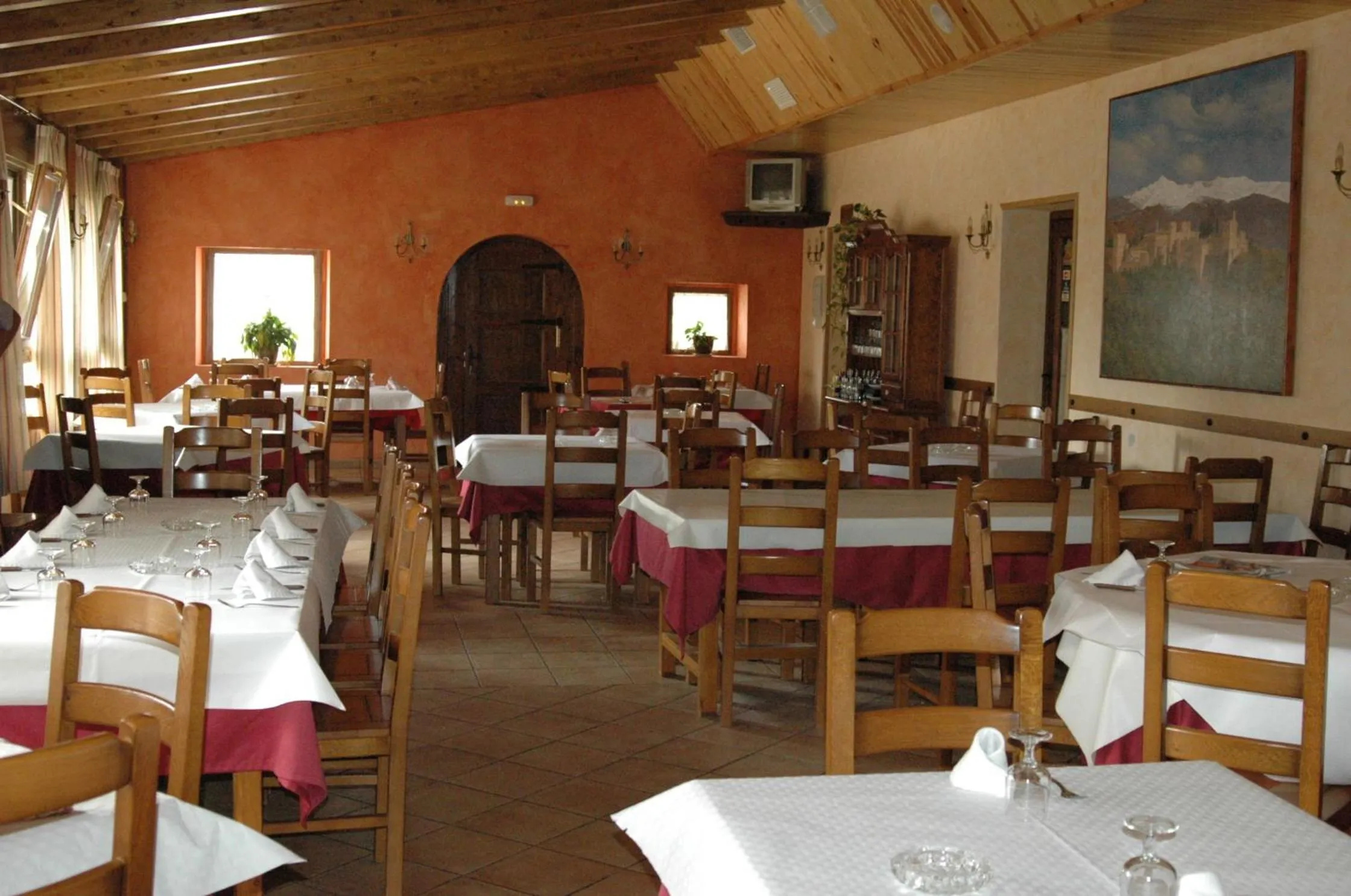 Restaurant/places to eat in Hotel Restaurante Santa Elena