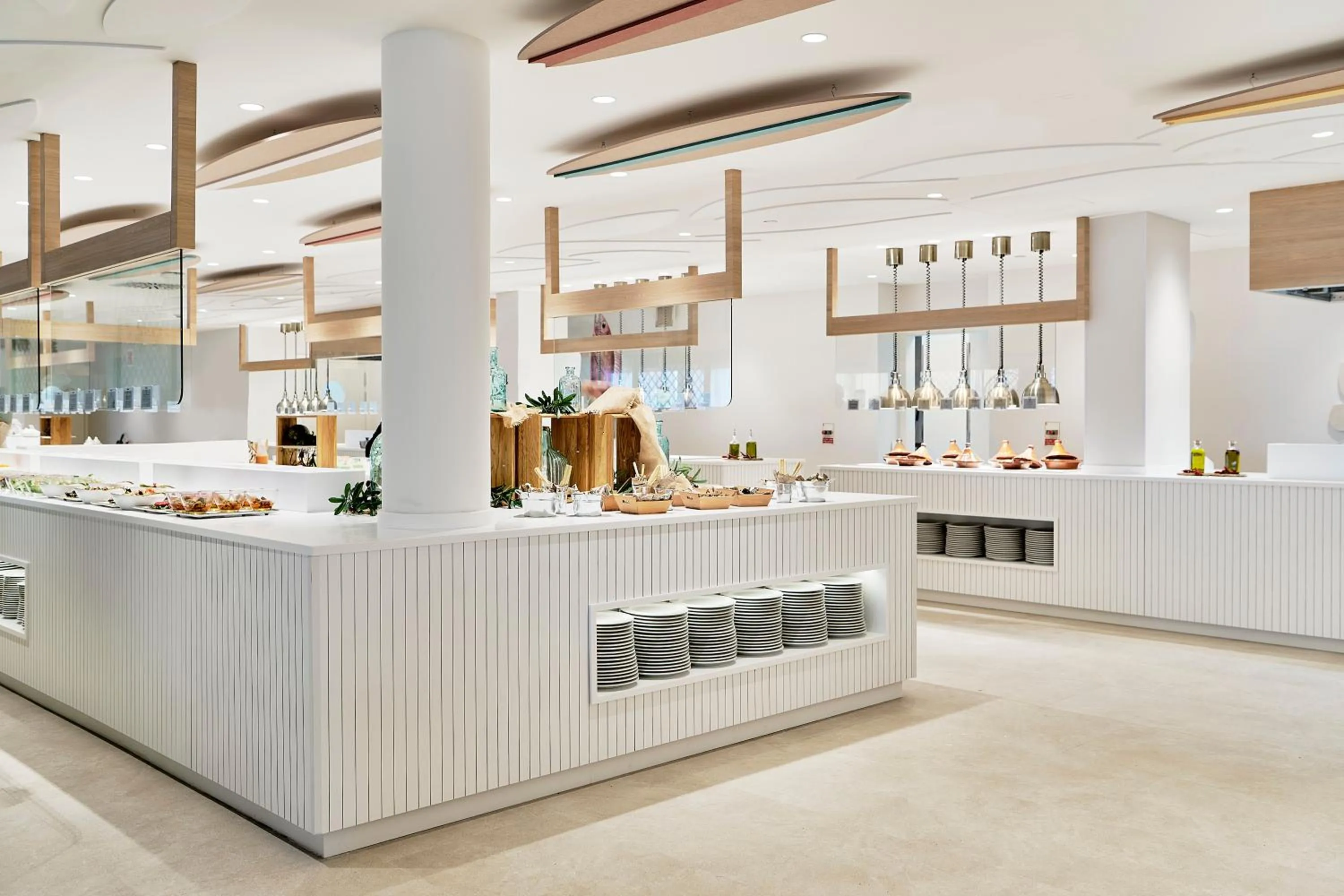 Restaurant/places to eat in Iberostar Waves Gaviotas Park