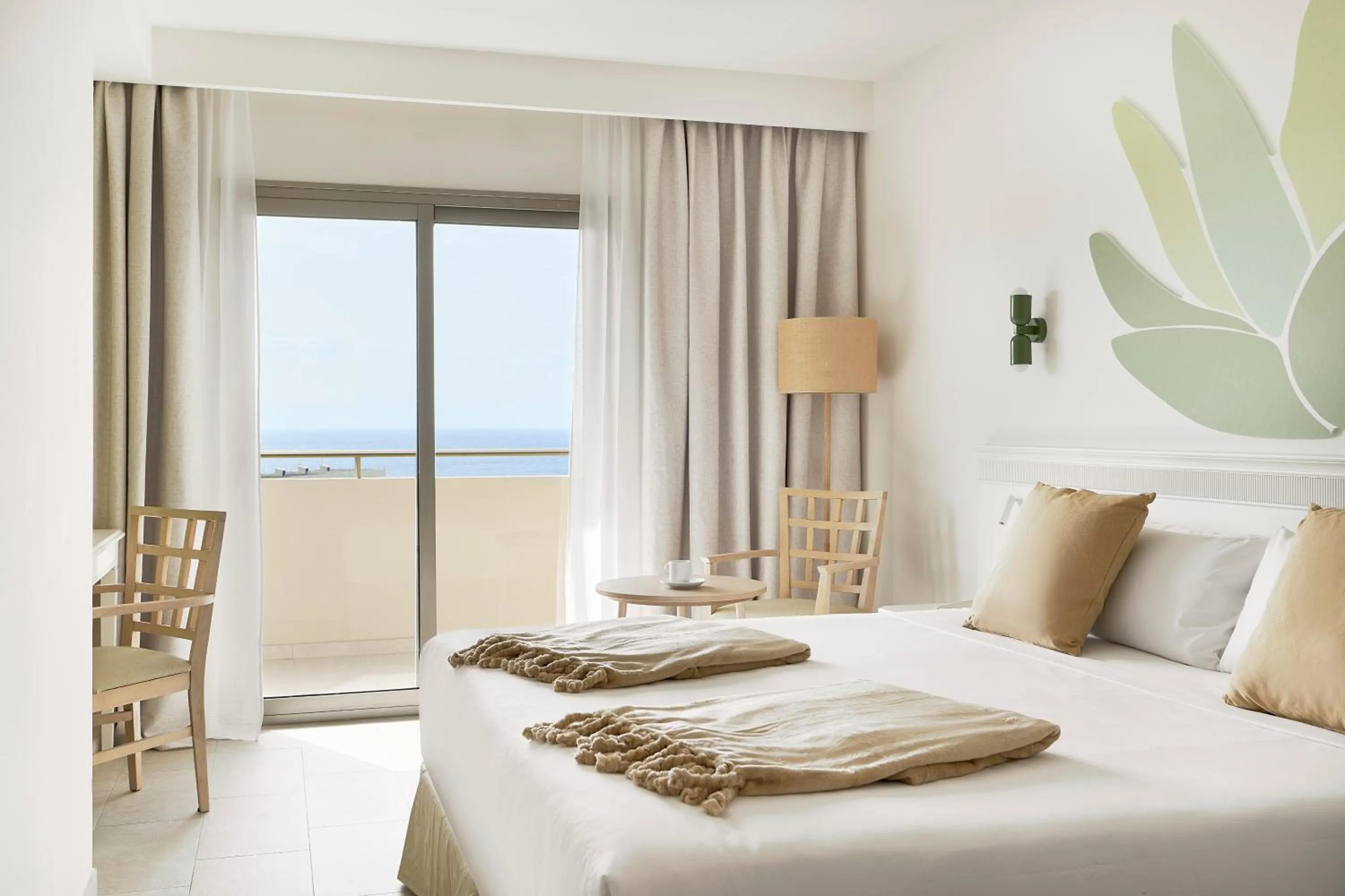 Bed in Iberostar Waves Gaviotas Park