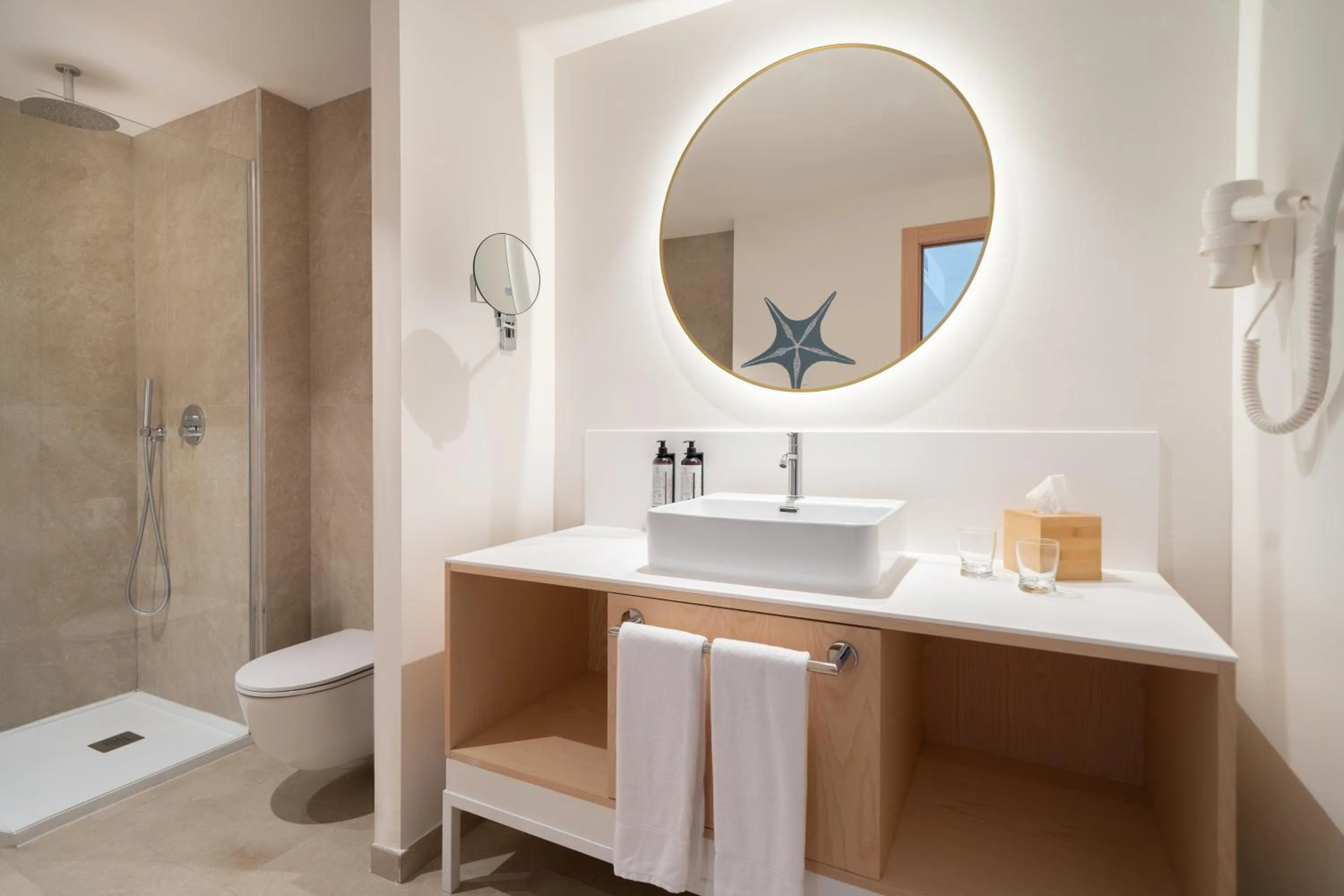 Bathroom in Iberostar Waves Gaviotas Park