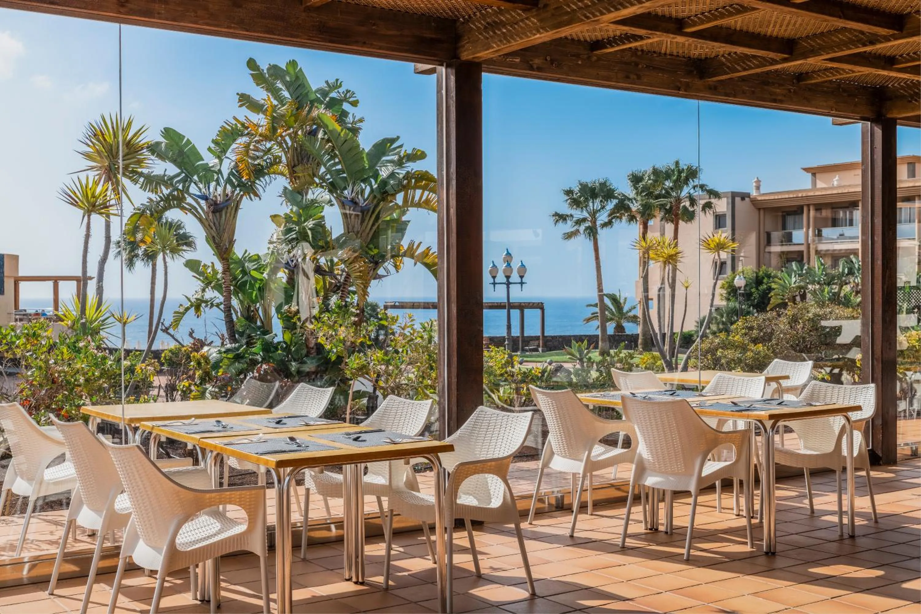Restaurant/places to eat in Iberostar Waves Gaviotas Park