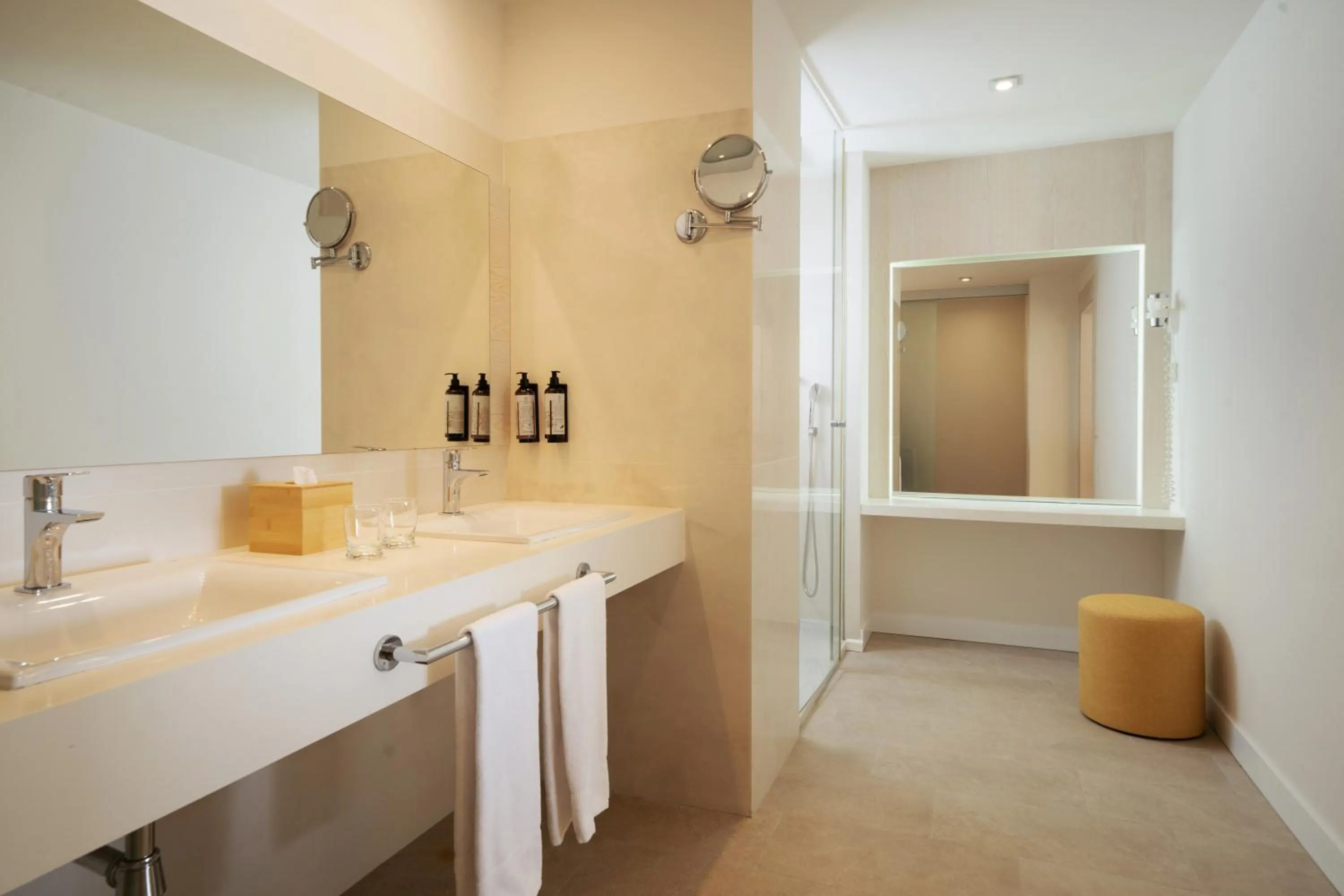 Toilet in Iberostar Waves Gaviotas Park