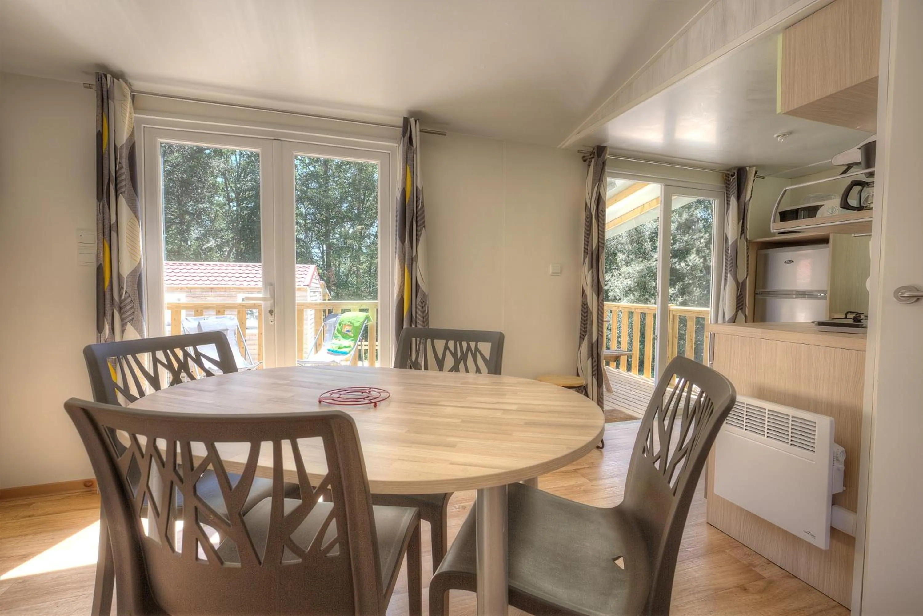 dishwasher in Les Chalets du Périgord