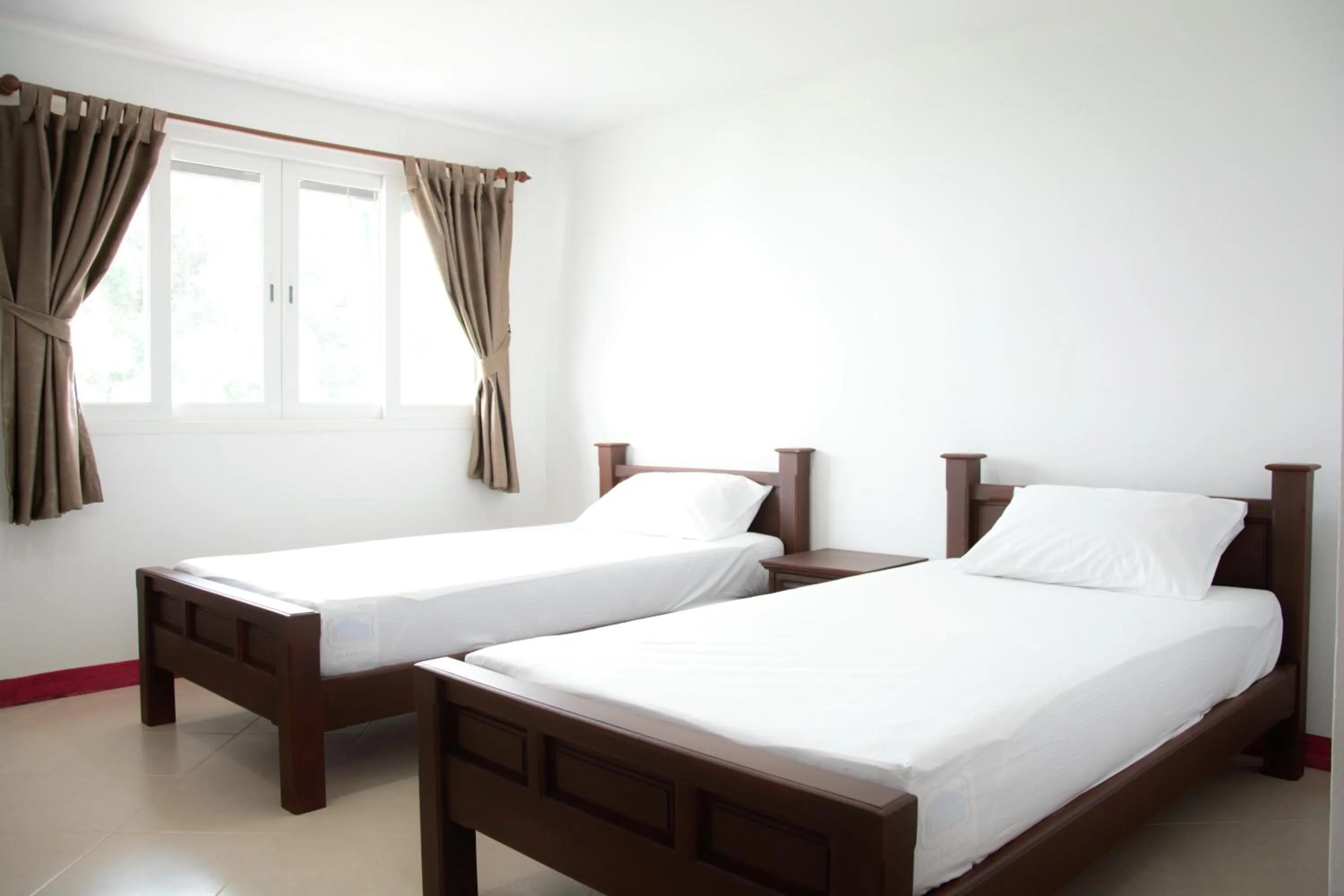 Photo of the whole room, Bed in Seedling House