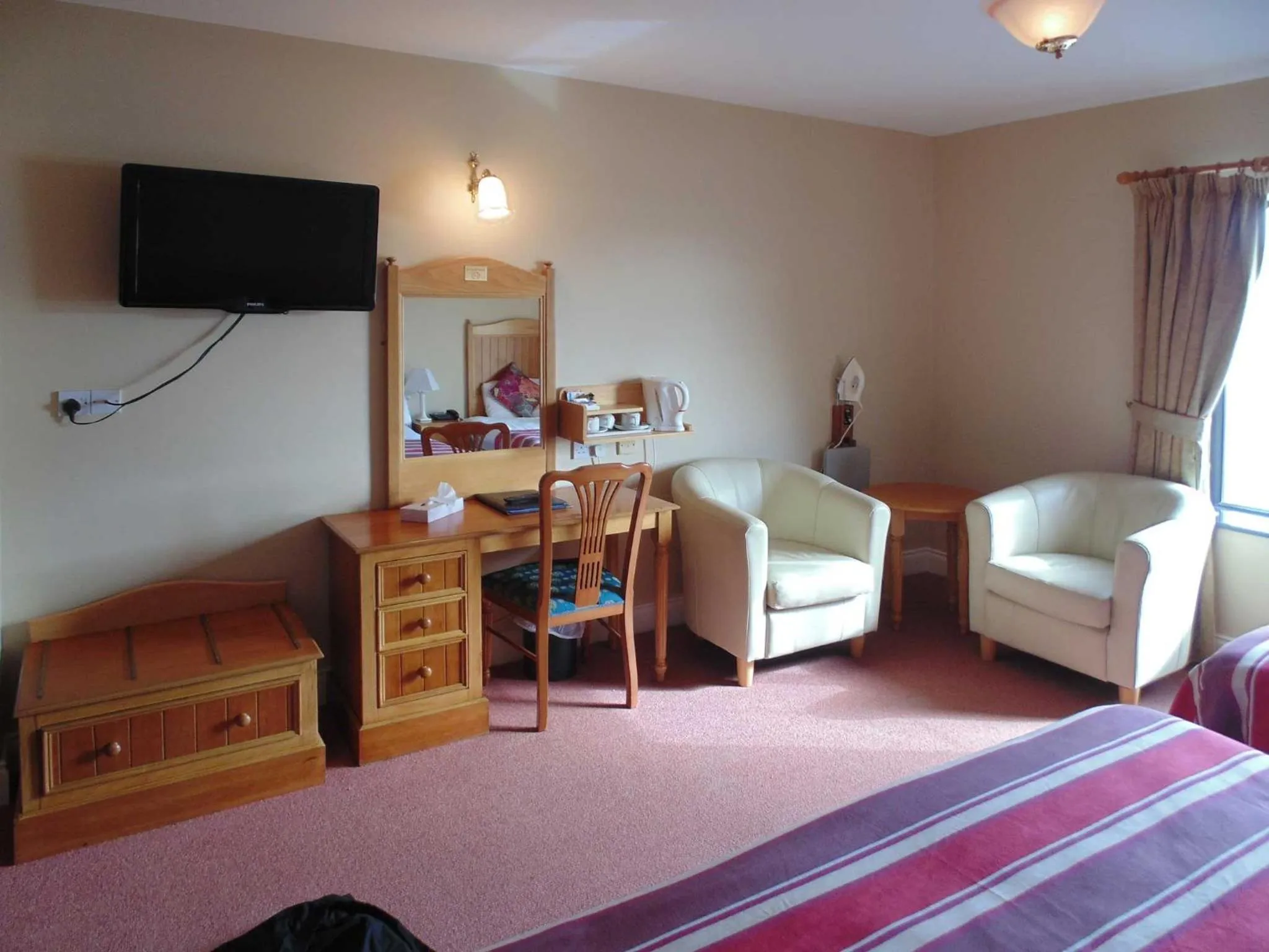 TV and multimedia in Óstán Oileán Acla