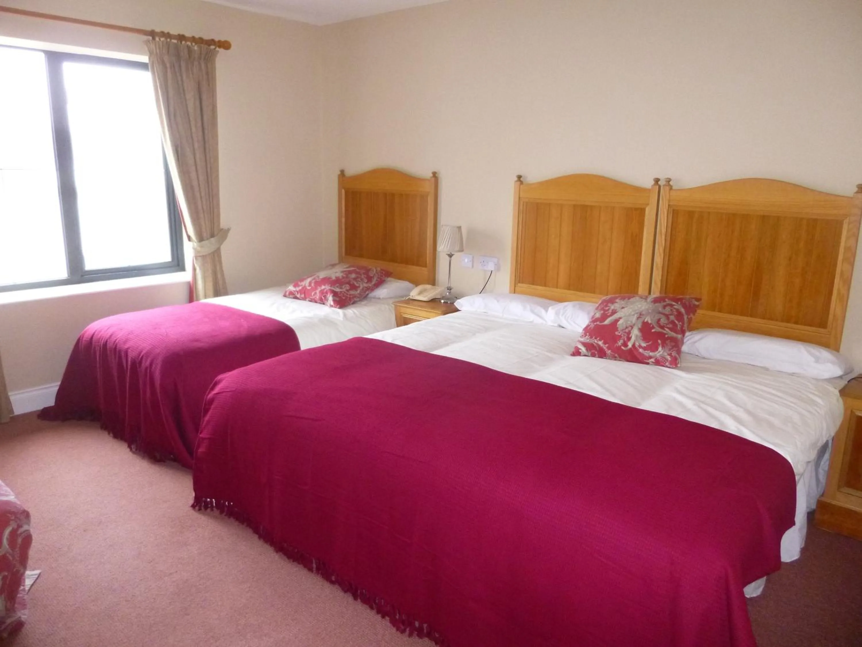 Bedroom, Bed in Óstán Oileán Acla