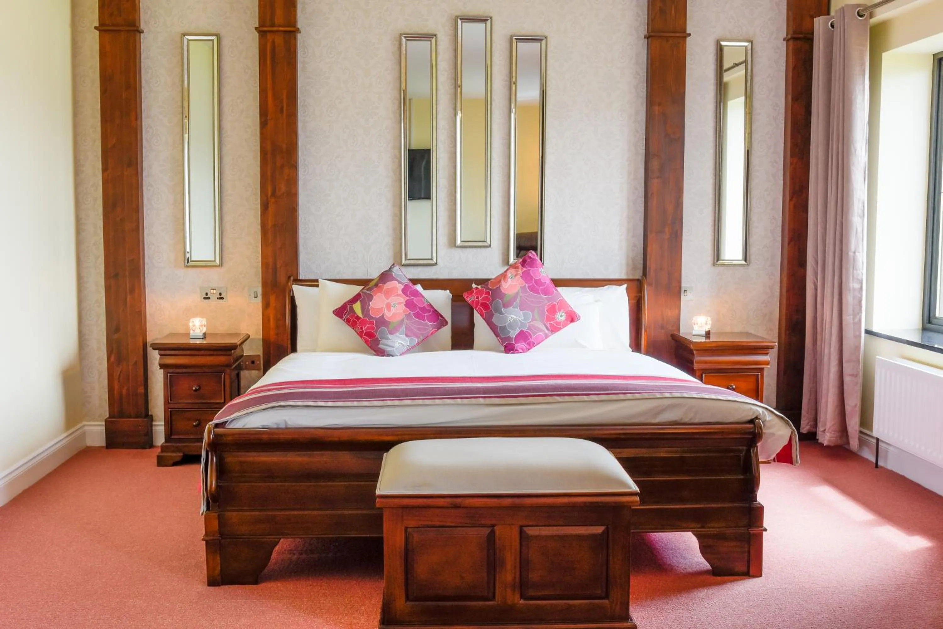 Bed in Óstán Oileán Acla