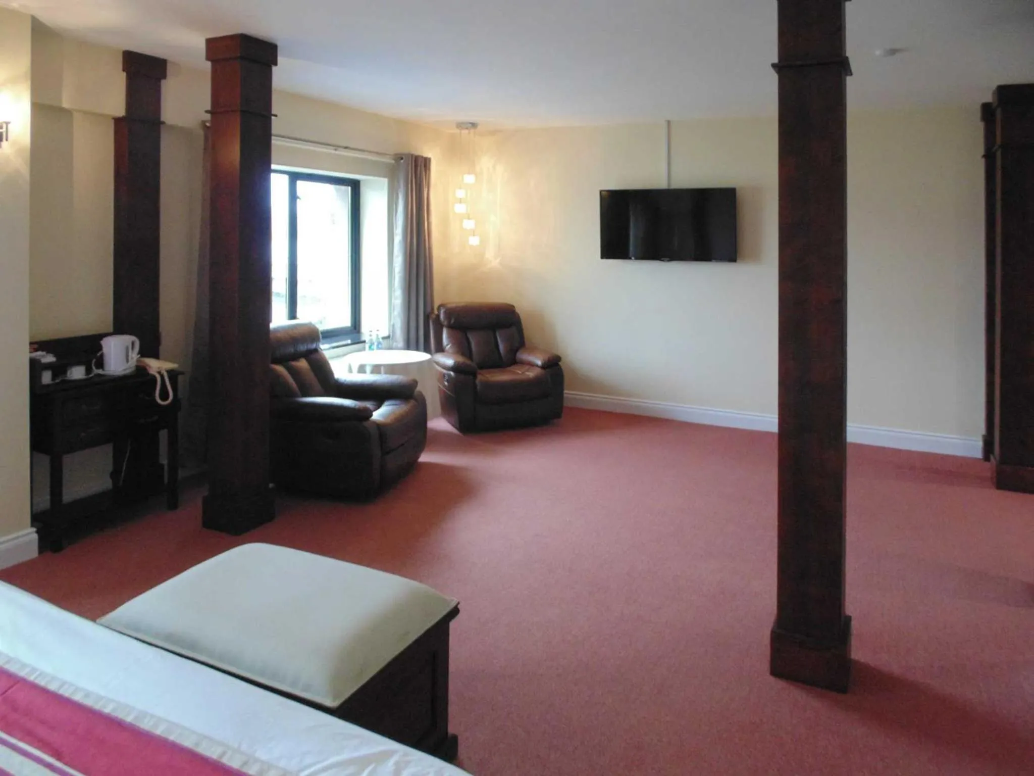 Photo of the whole room, Bed in Óstán Oileán Acla