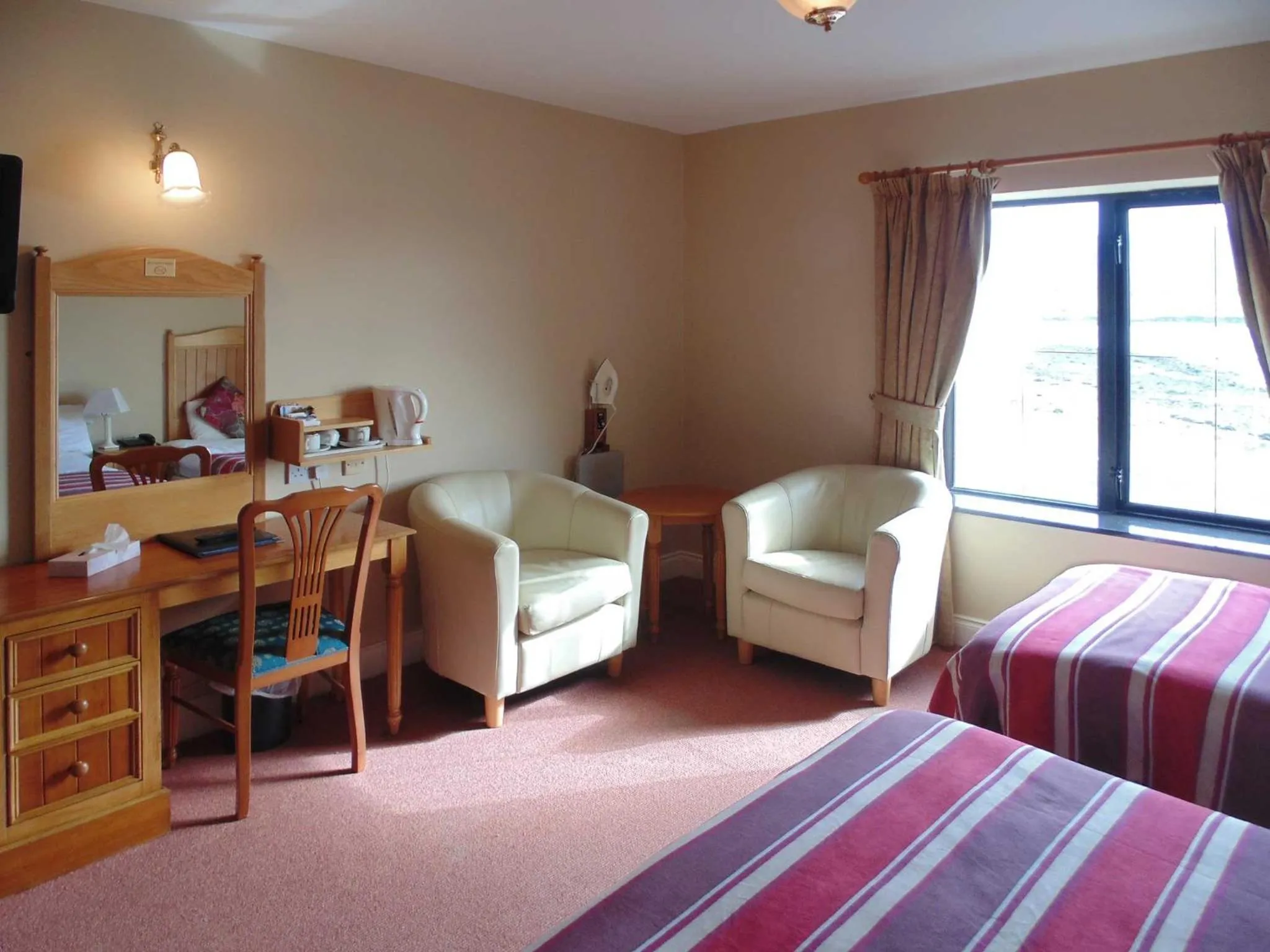 TV and multimedia, Bed in Óstán Oileán Acla