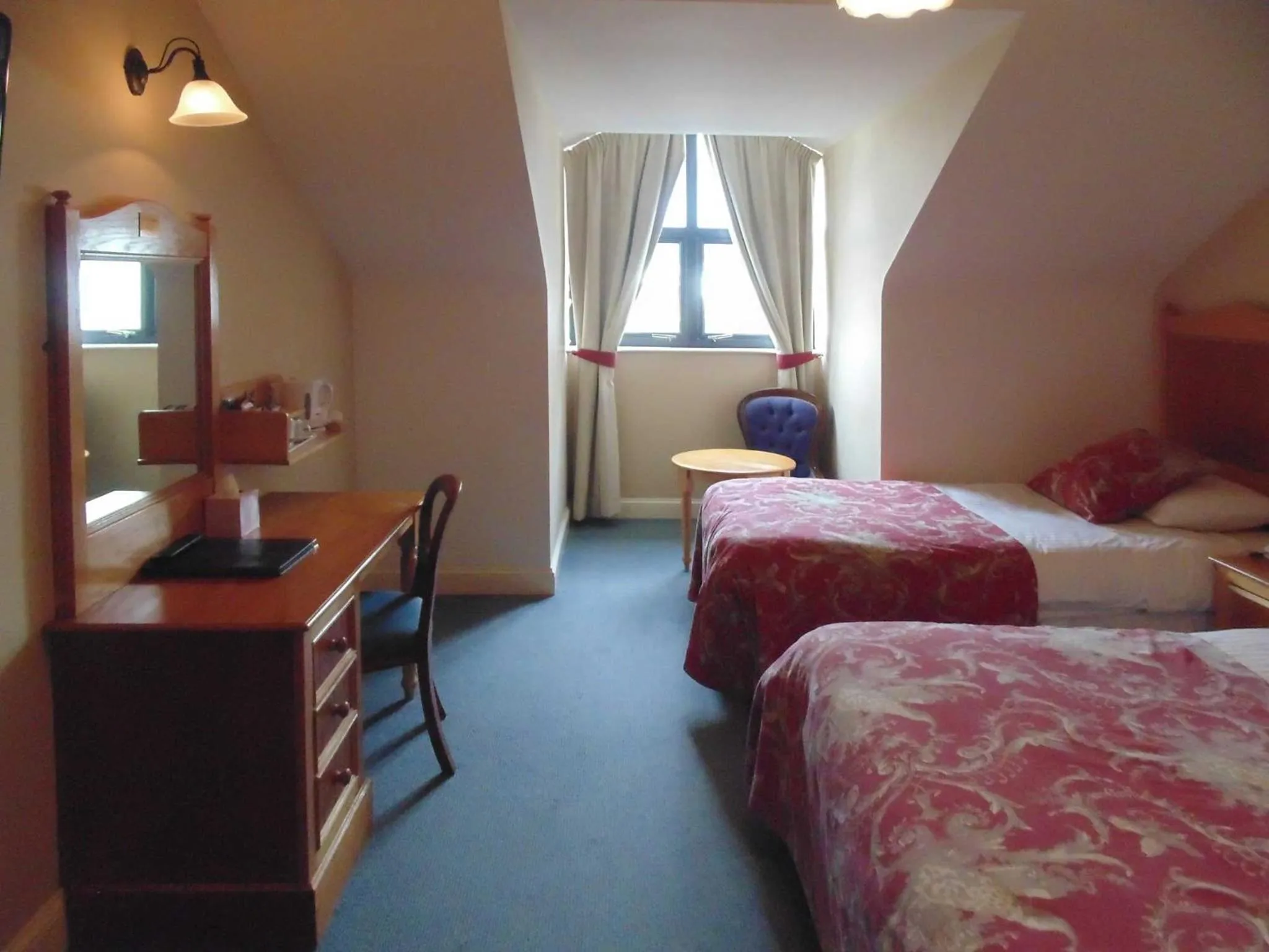 Photo of the whole room, Bed in Óstán Oileán Acla