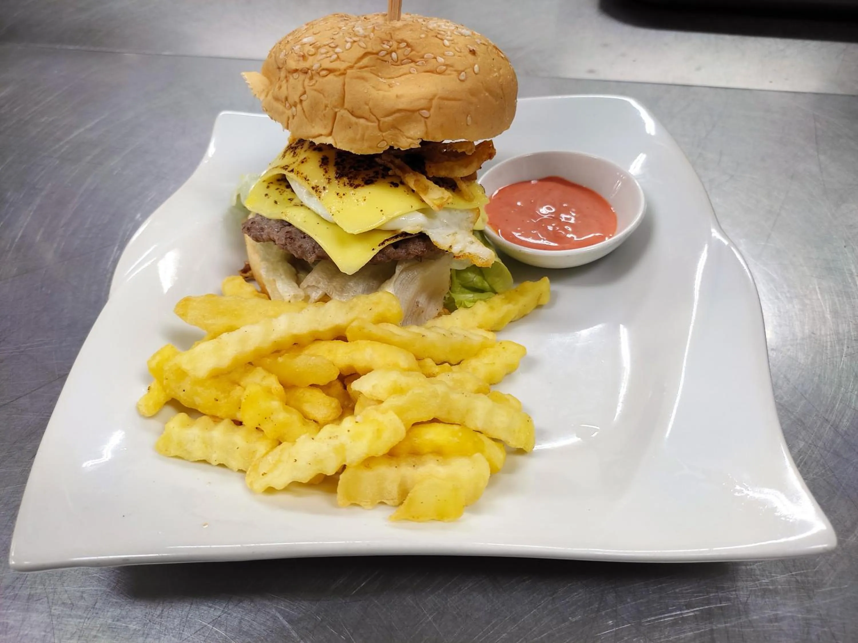 Restaurant/places to eat in Villa Isabel Hotel