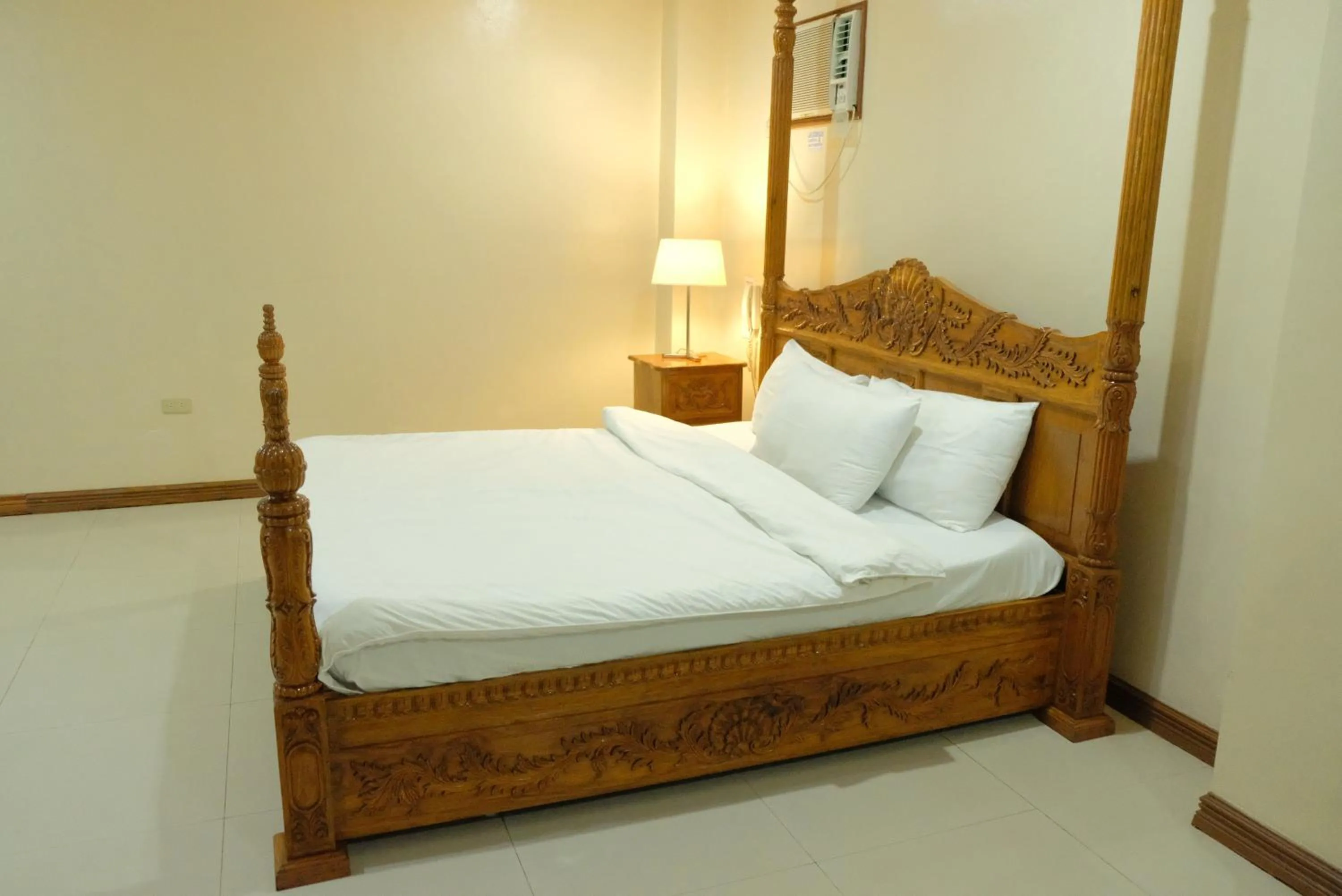 Bed in Villa Isabel Hotel