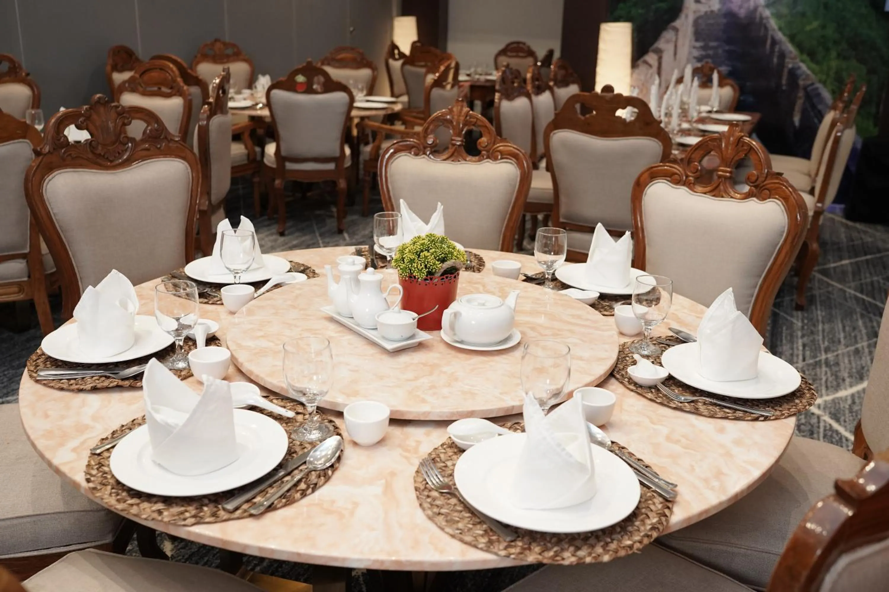 Restaurant/places to eat in Villa Isabel Hotel