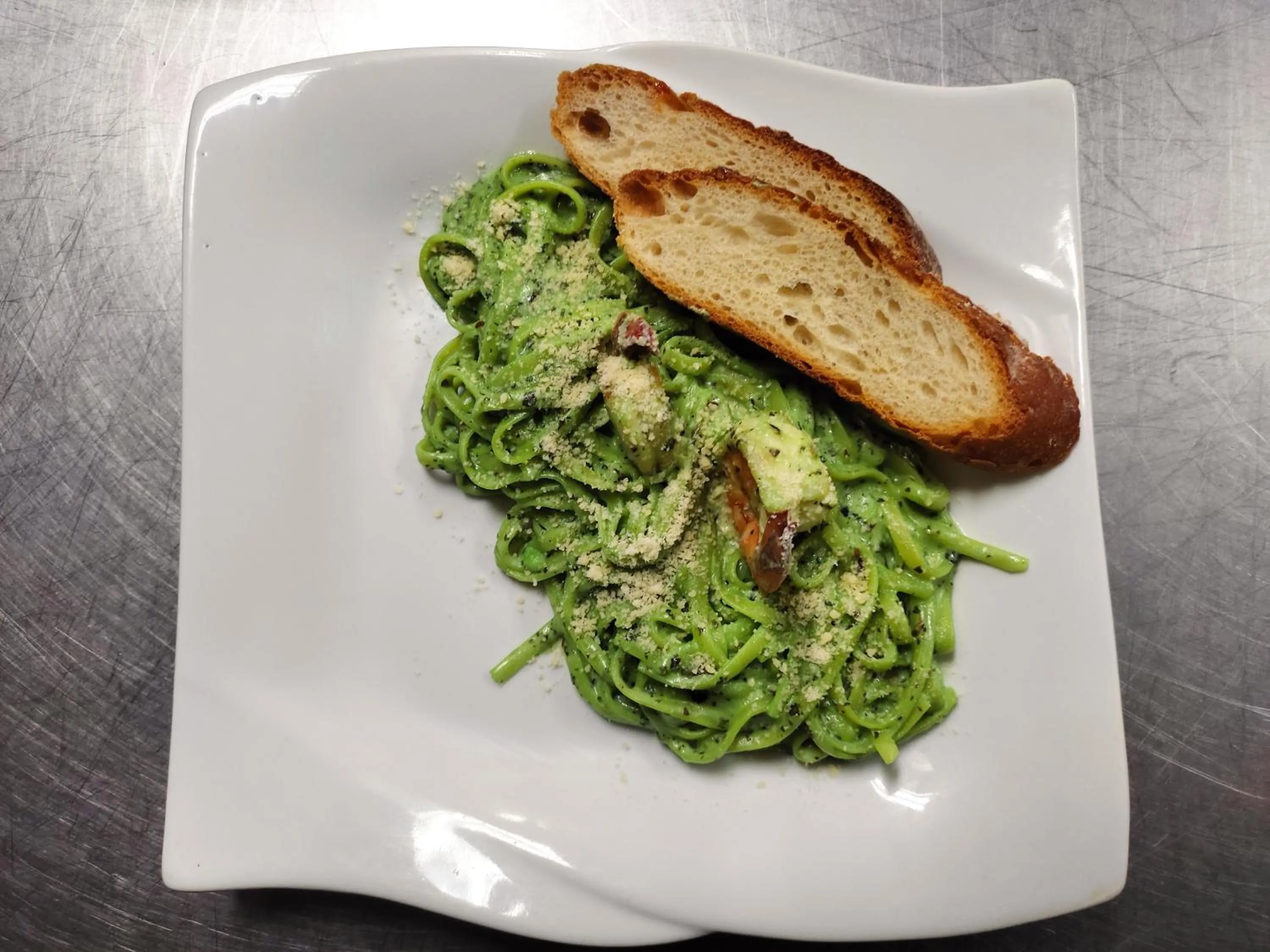 Restaurant/places to eat in Villa Isabel Hotel