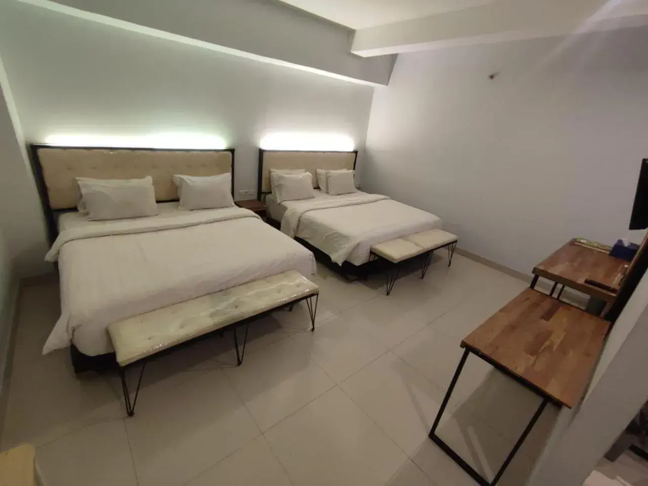 Suite in De La Charis Hotel by Waringin Hospitality Suite in De La Charis Hotel by Waringin Hospitality