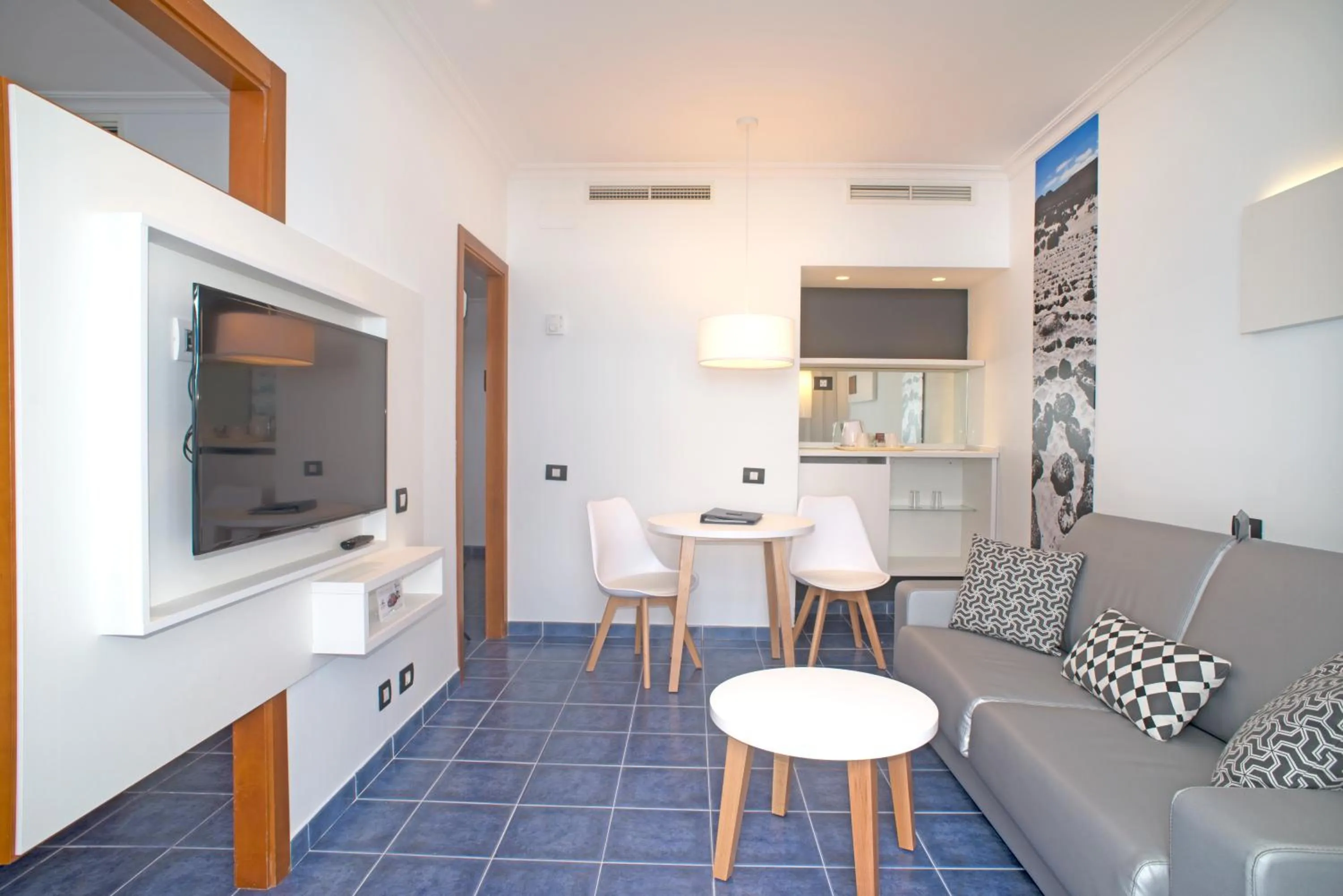 Living room in Hotel Mirador Papagayo by LIVVO