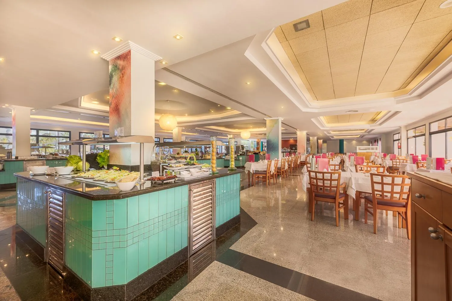 Restaurant/places to eat in Hotel Mirador Papagayo by LIVVO