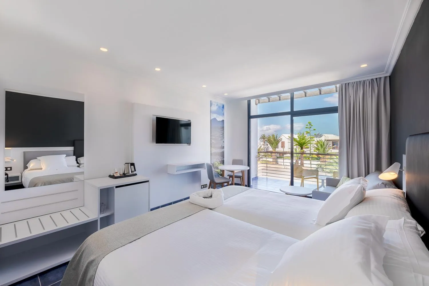 Bedroom, Bed in Hotel Mirador Papagayo by LIVVO