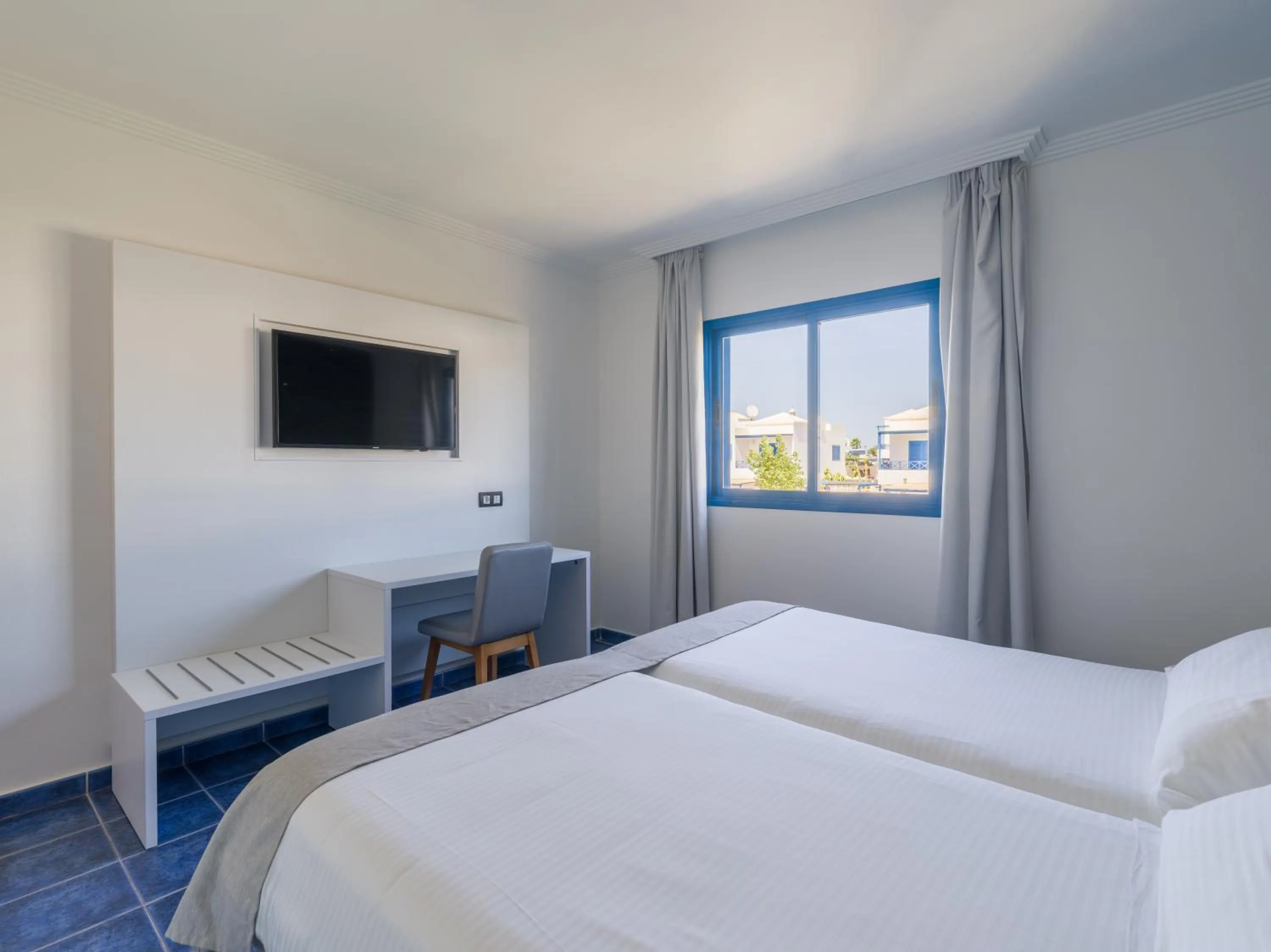 Bed in Hotel Mirador Papagayo by LIVVO