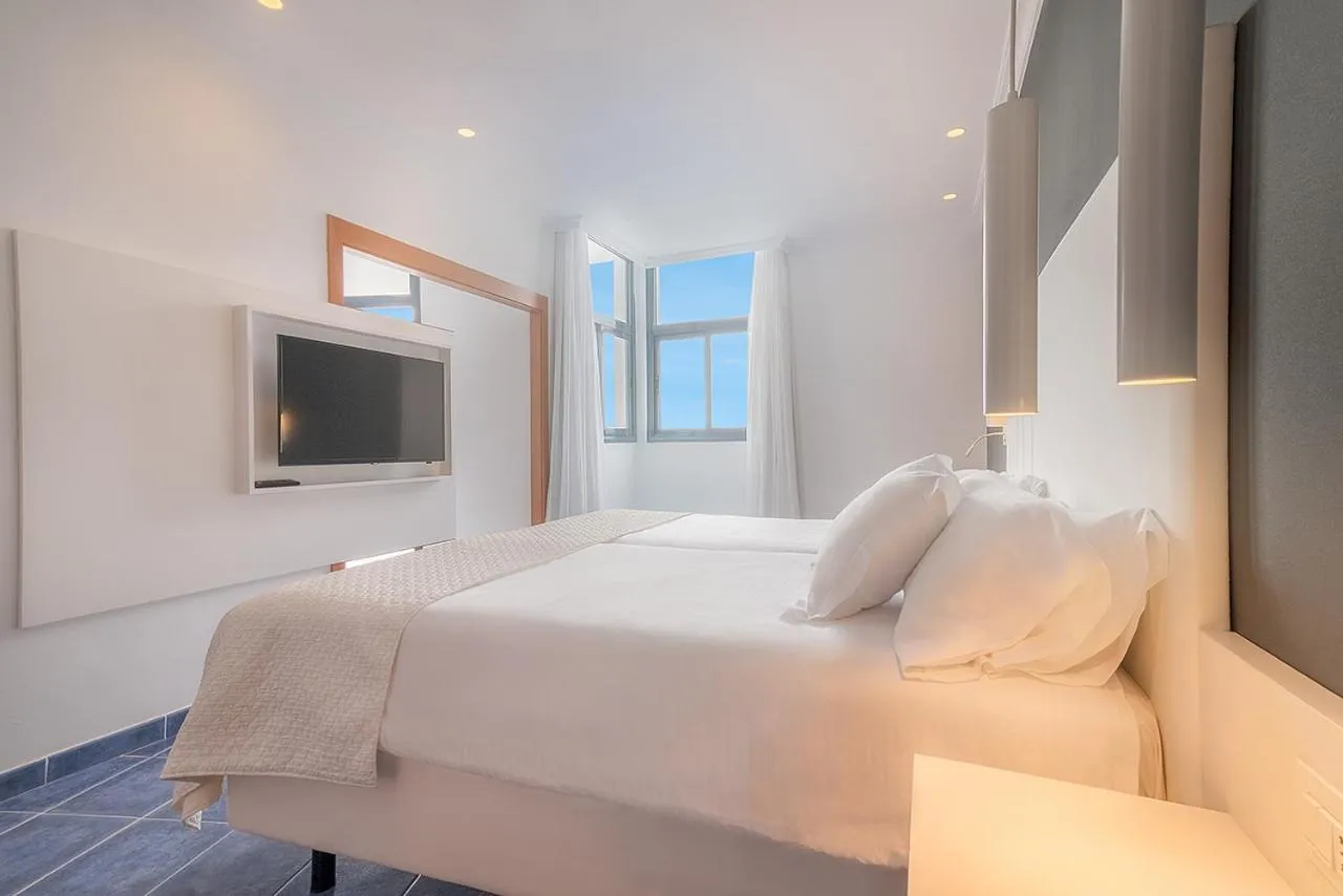 Bedroom, Bed in Hotel Mirador Papagayo by LIVVO