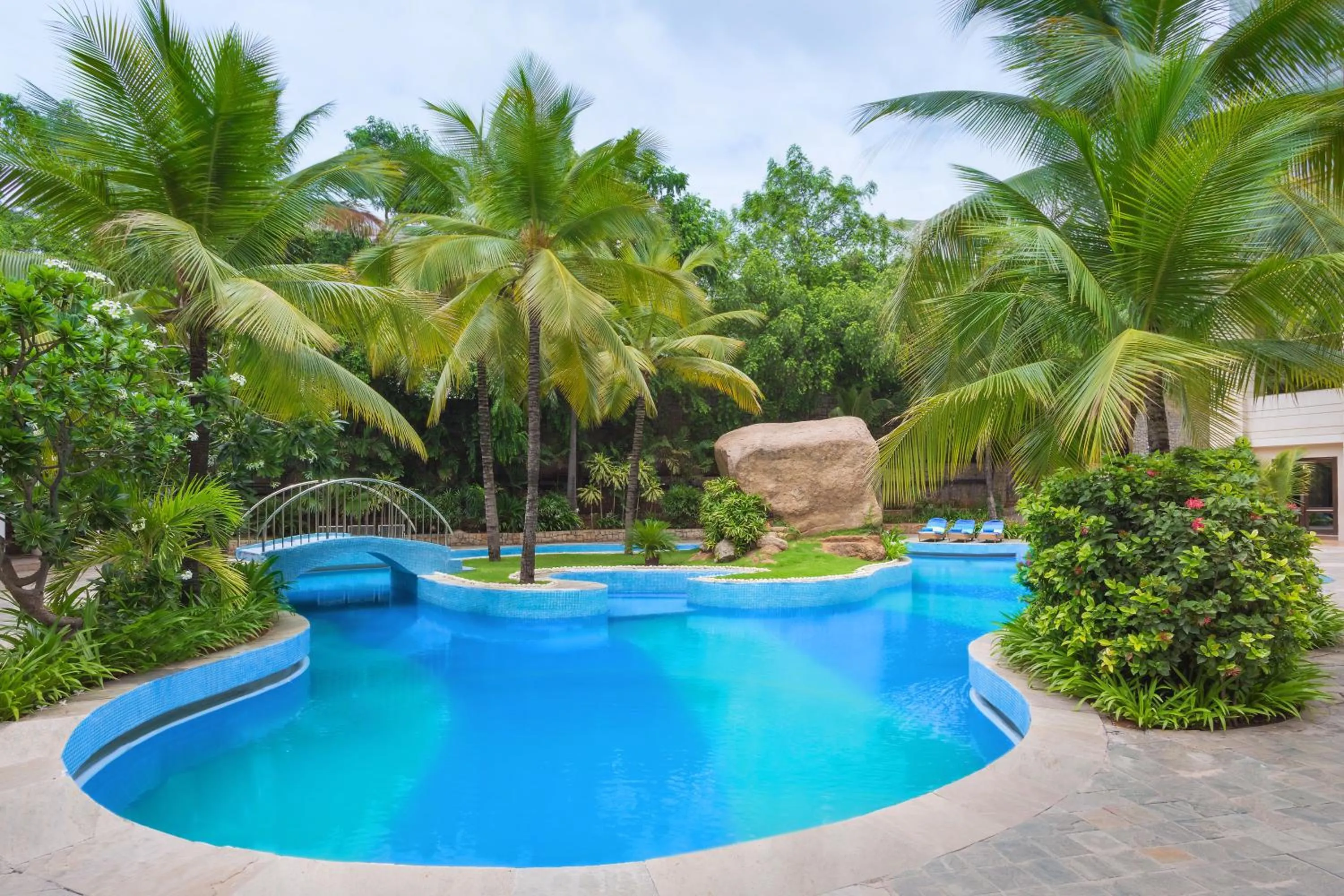 Swimming pool in ITC Kakatiya, a Luxury Collection Hotel, Hyderabad