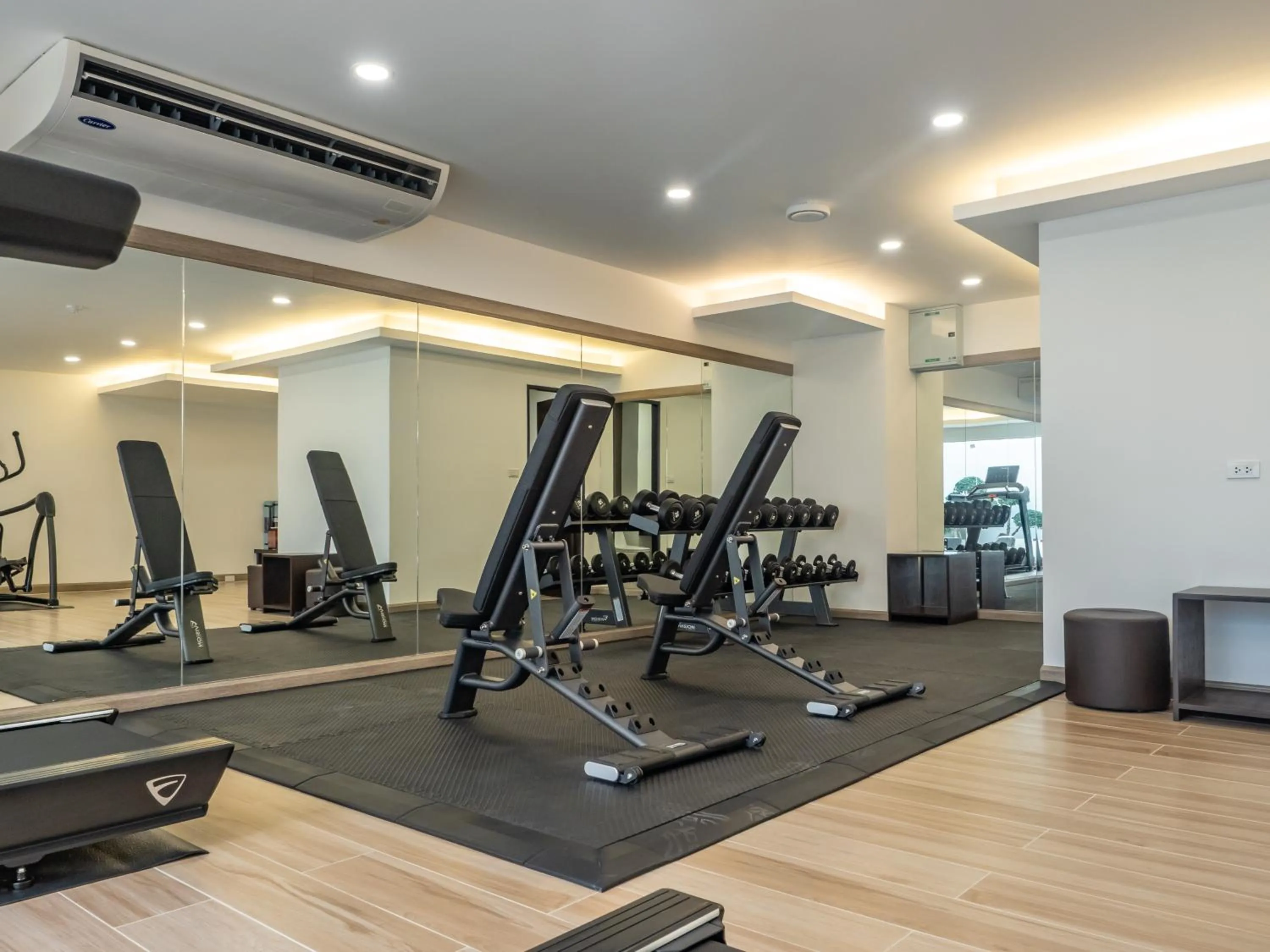 Fitness centre/facilities in Samutprakarn Hotel
