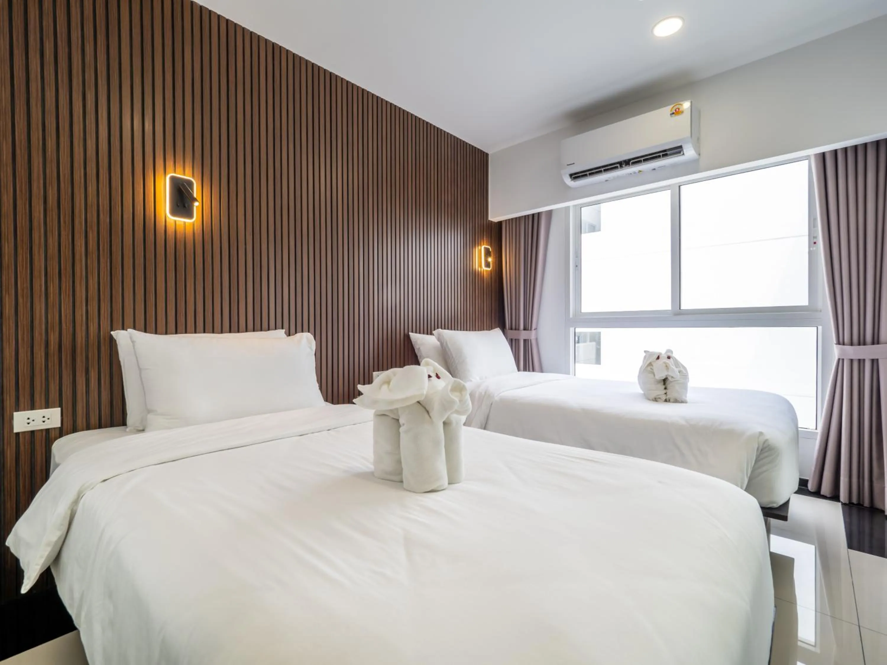 Bedroom, Bed in Samutprakarn Hotel