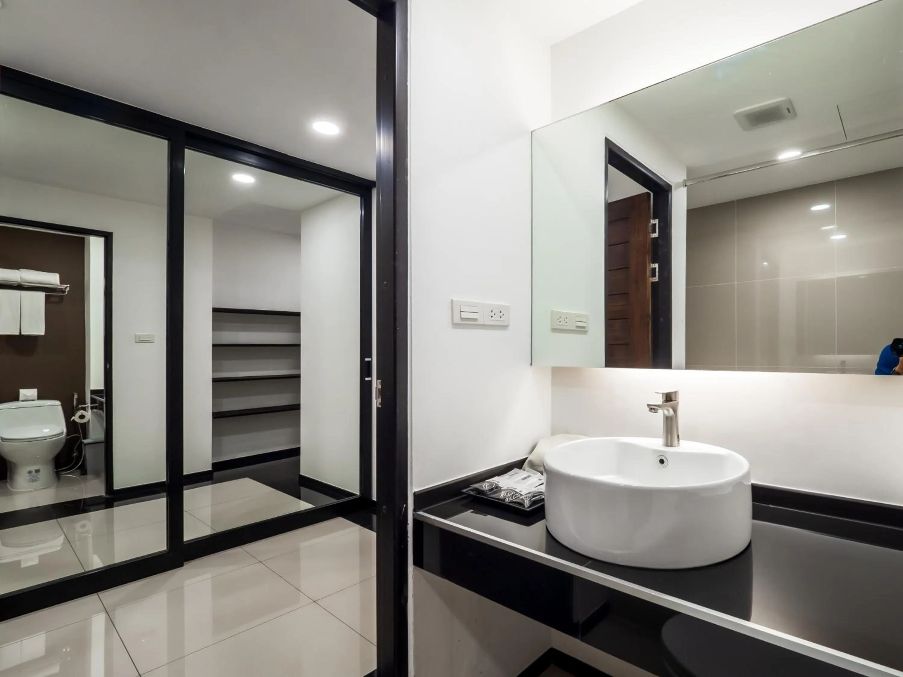 Bathroom in Samutprakarn Hotel