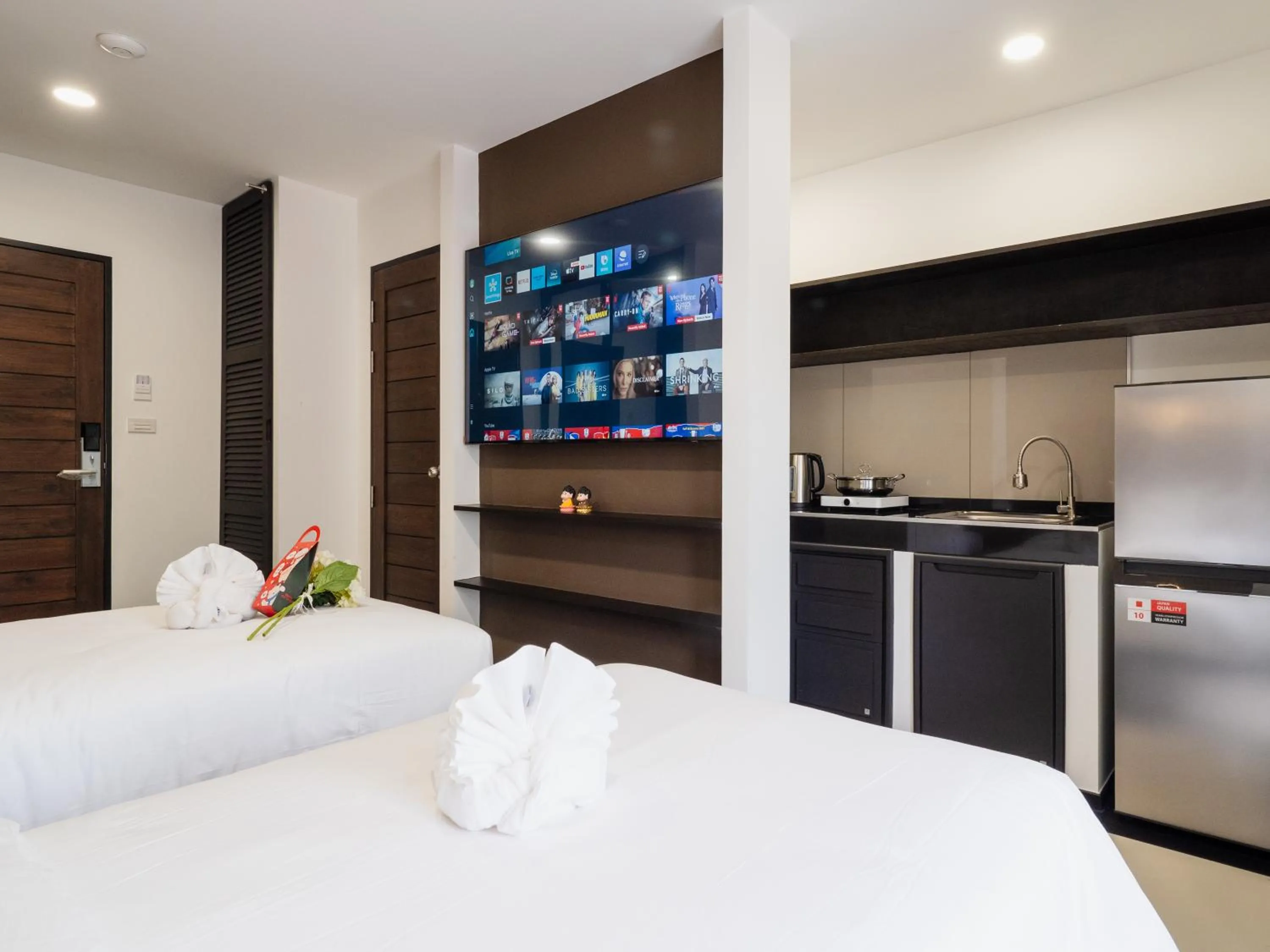 TV and multimedia, Bed in Samutprakarn Hotel