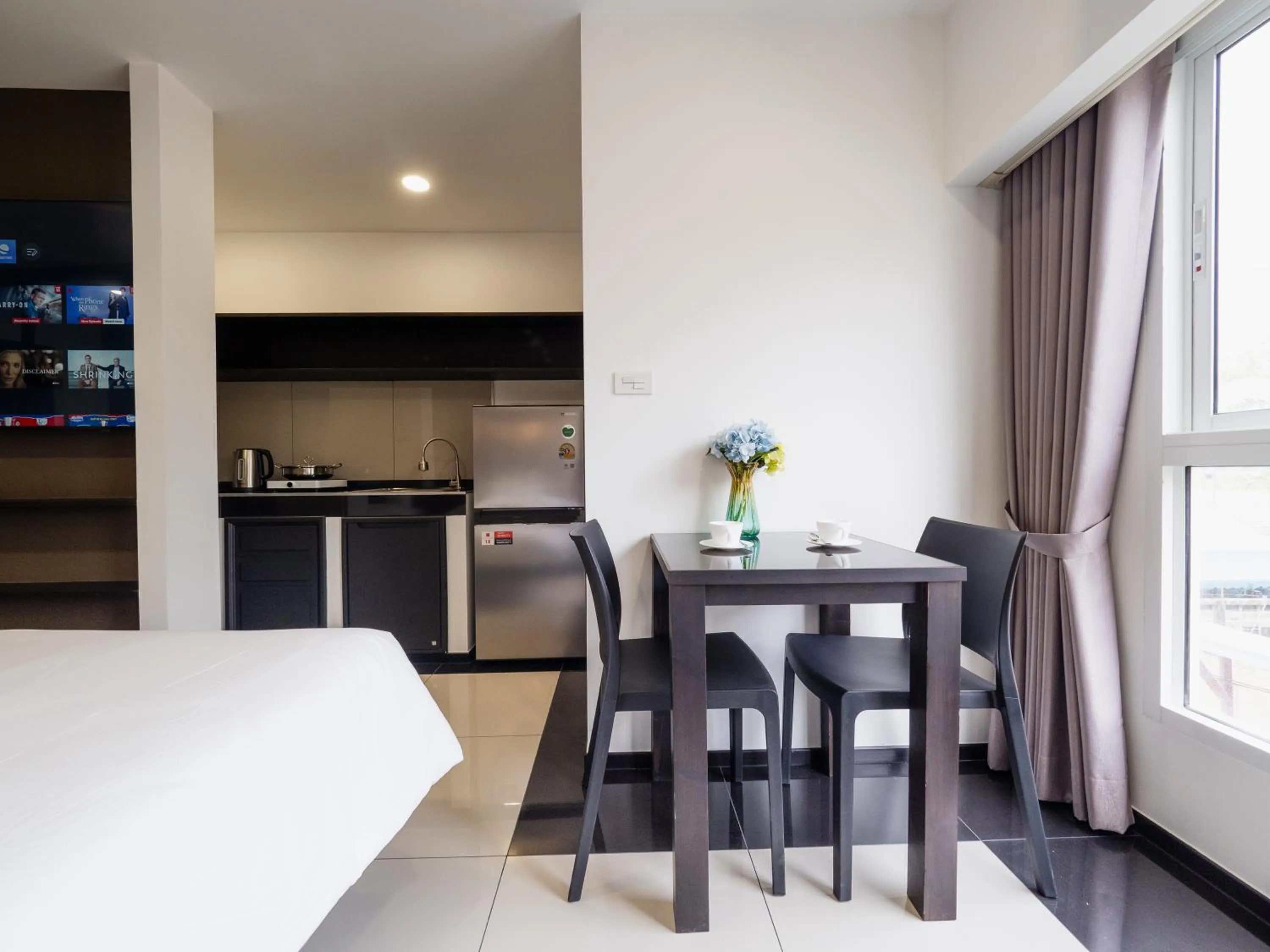 Dining area in Samutprakarn Hotel