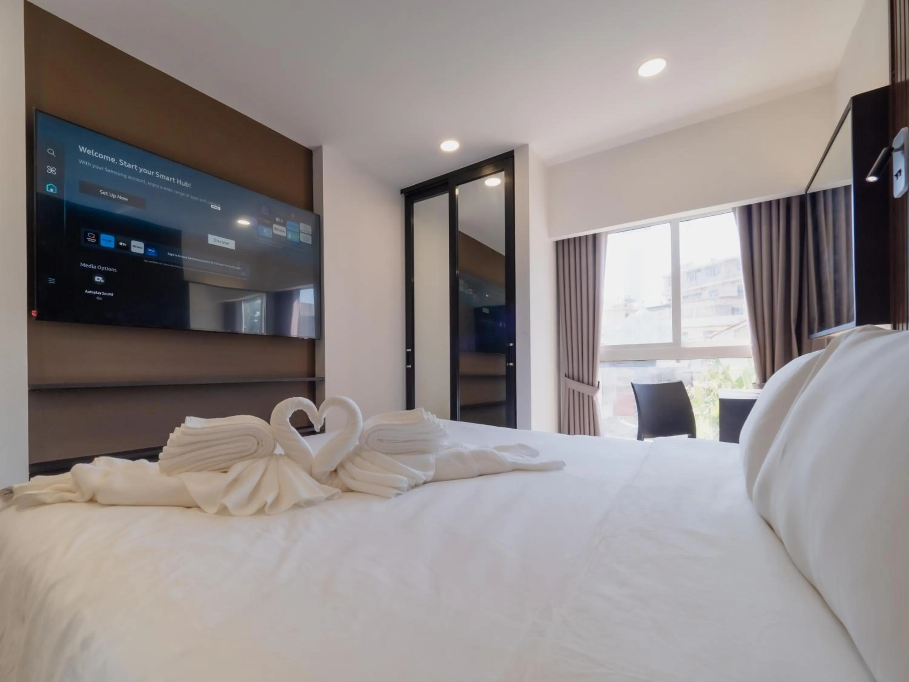 TV and multimedia, Bed in Samutprakarn Hotel