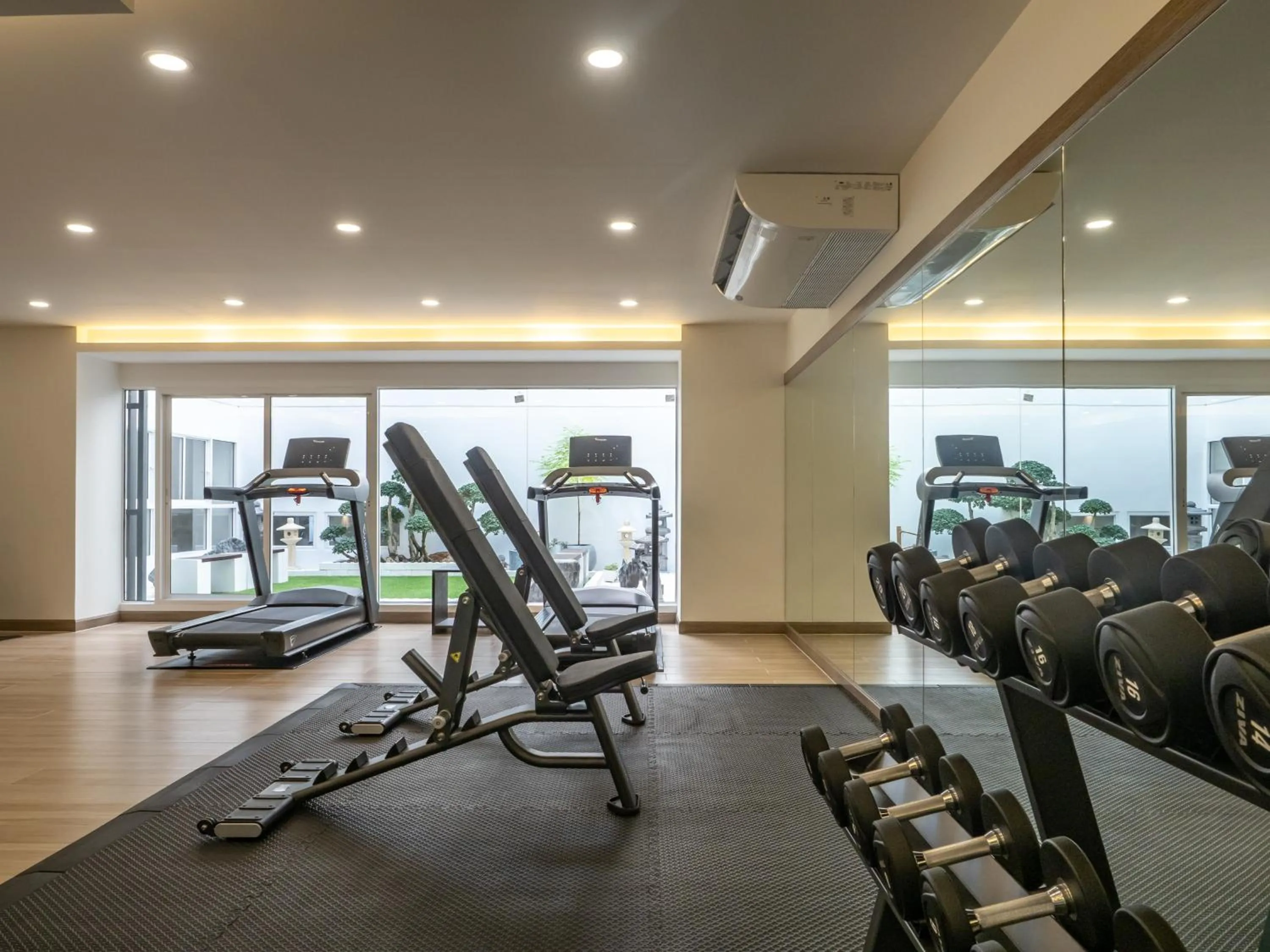 Fitness centre/facilities in Samutprakarn Hotel