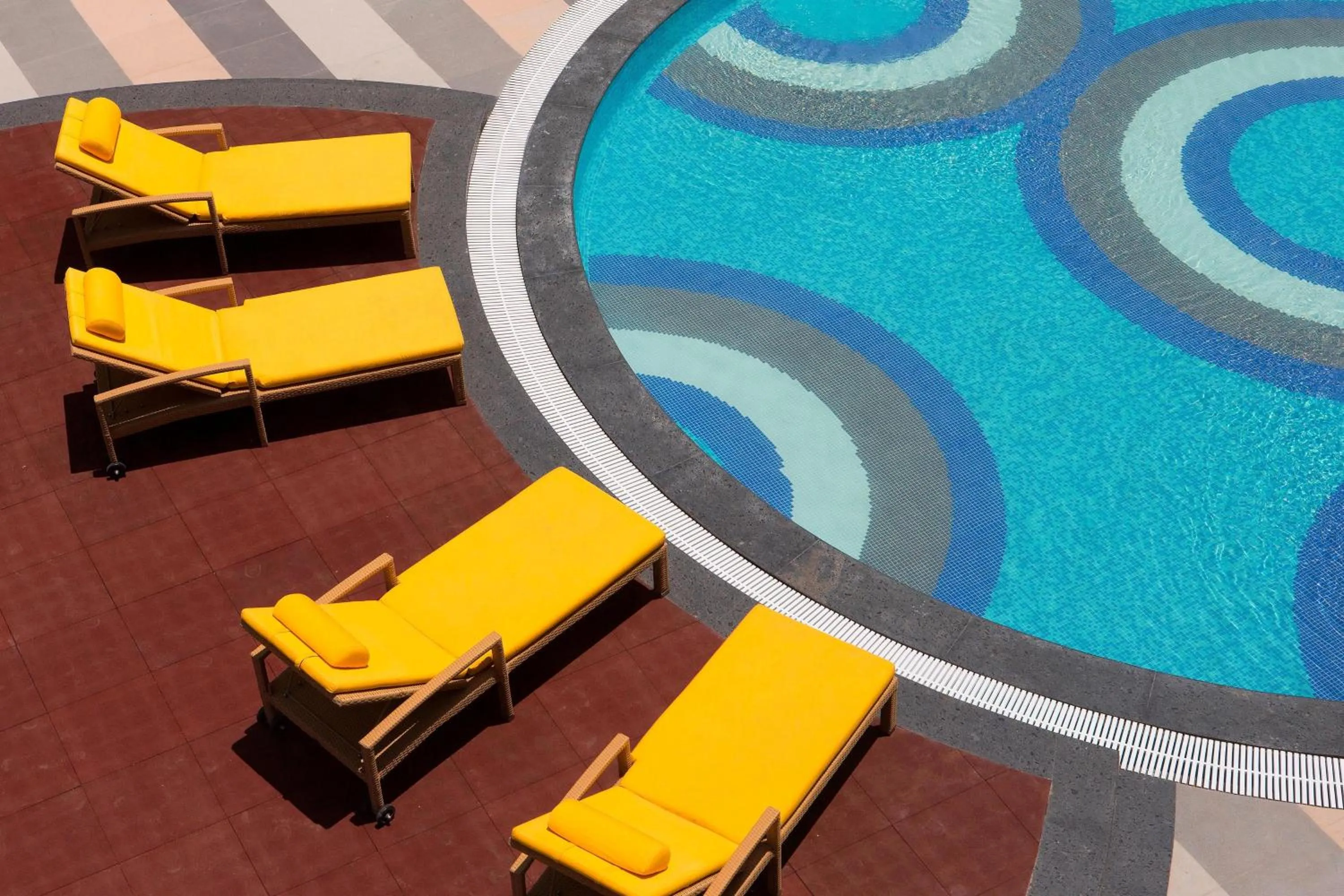 Swimming pool in Sheraton Hyderabad Hotel