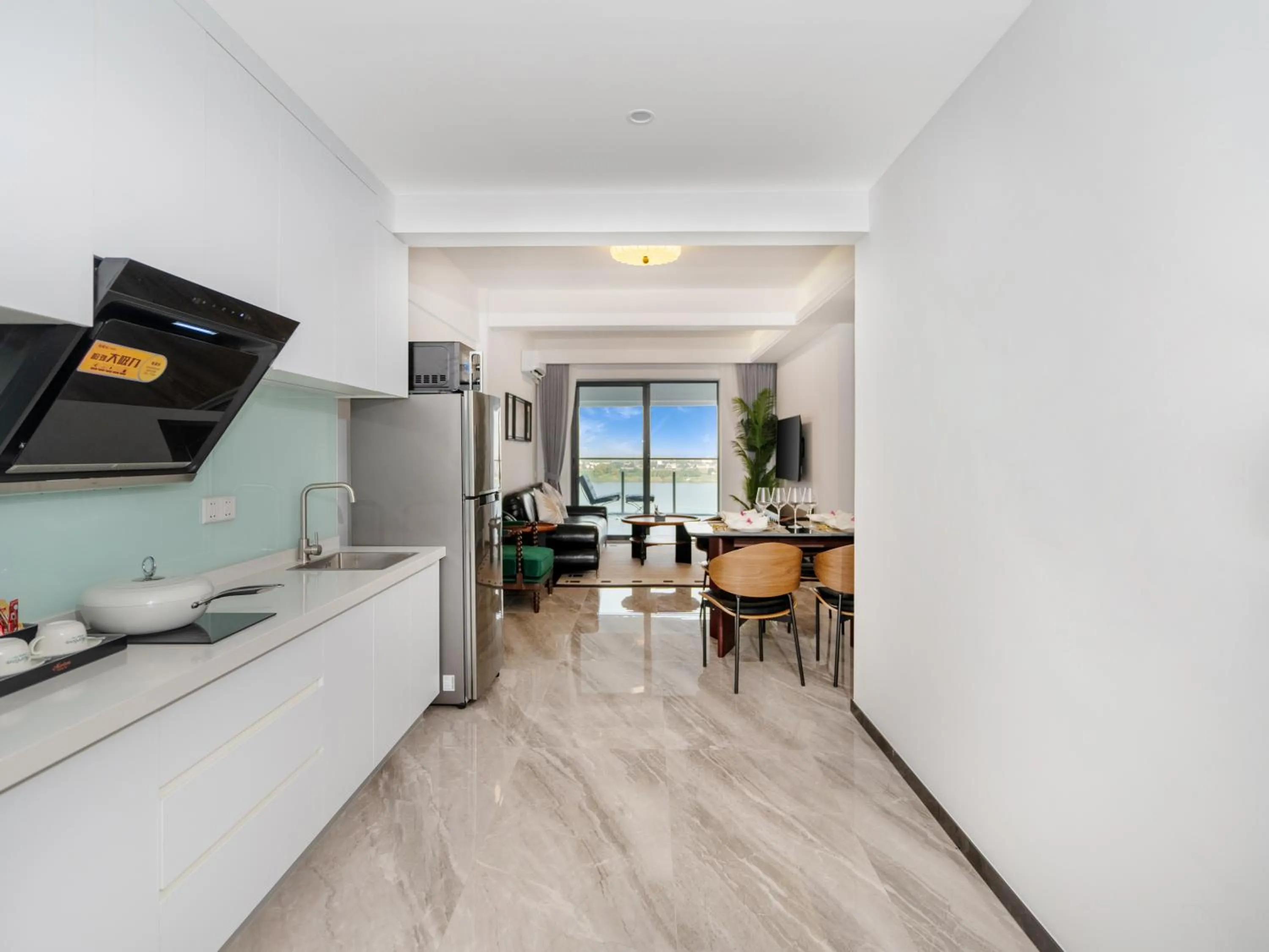 Kitchen or kitchenette in Merton Holiday Inn