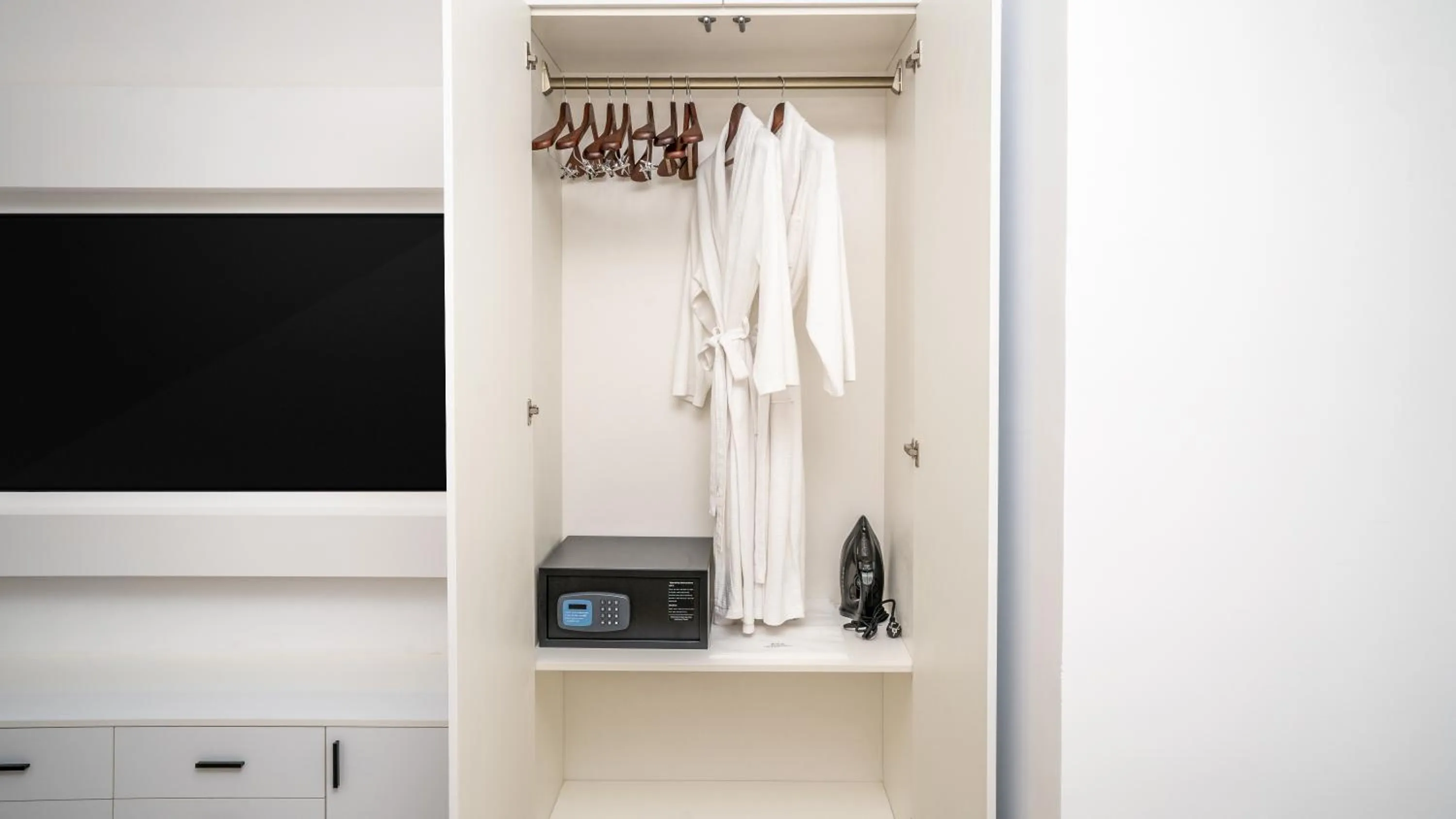 safe in Merton Holiday Inn