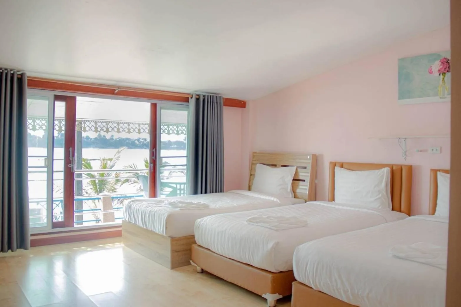 Bedroom, Bed in Kongkhamkoon Hotel