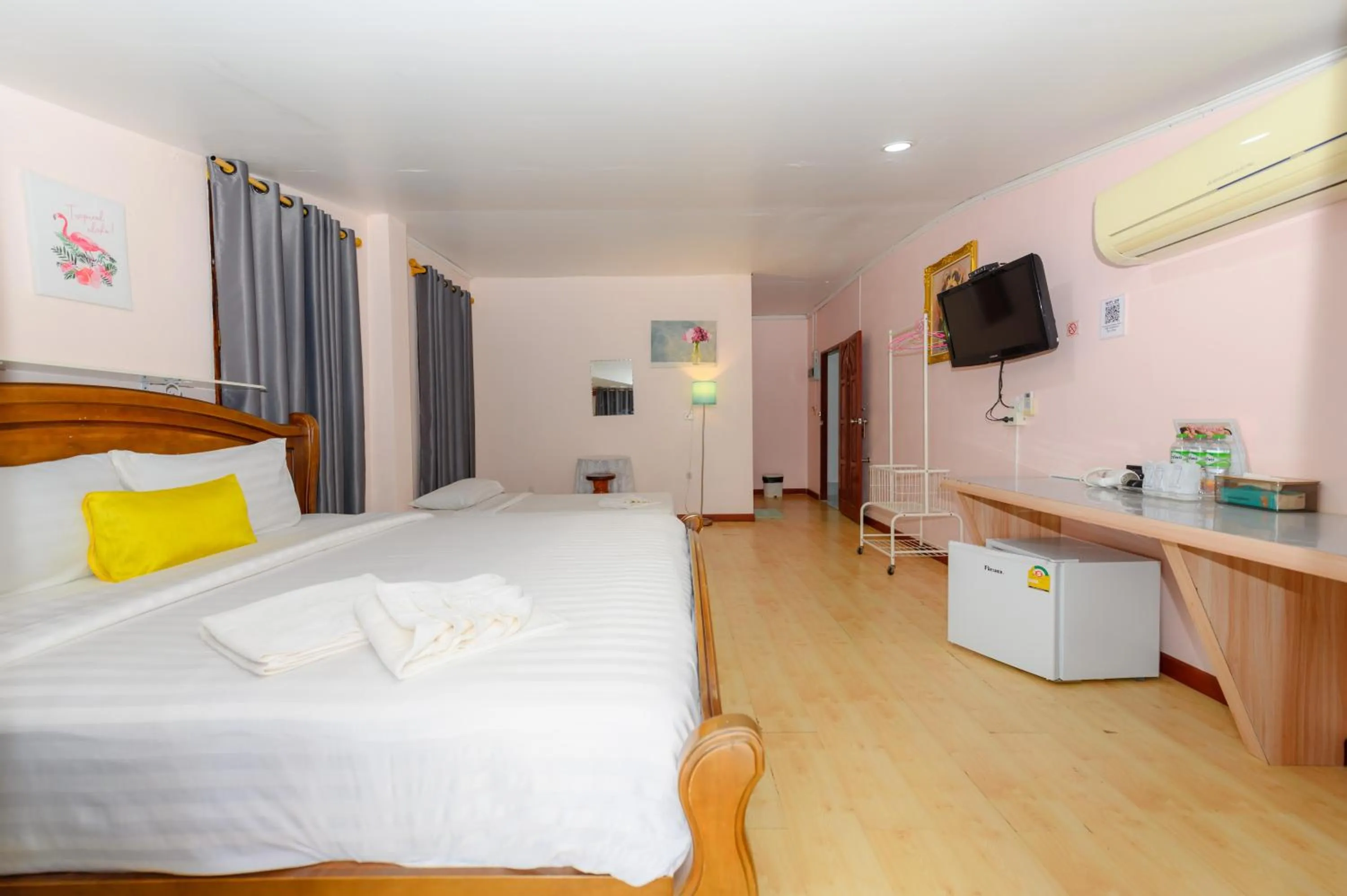 Bed in Kongkhamkoon Hotel