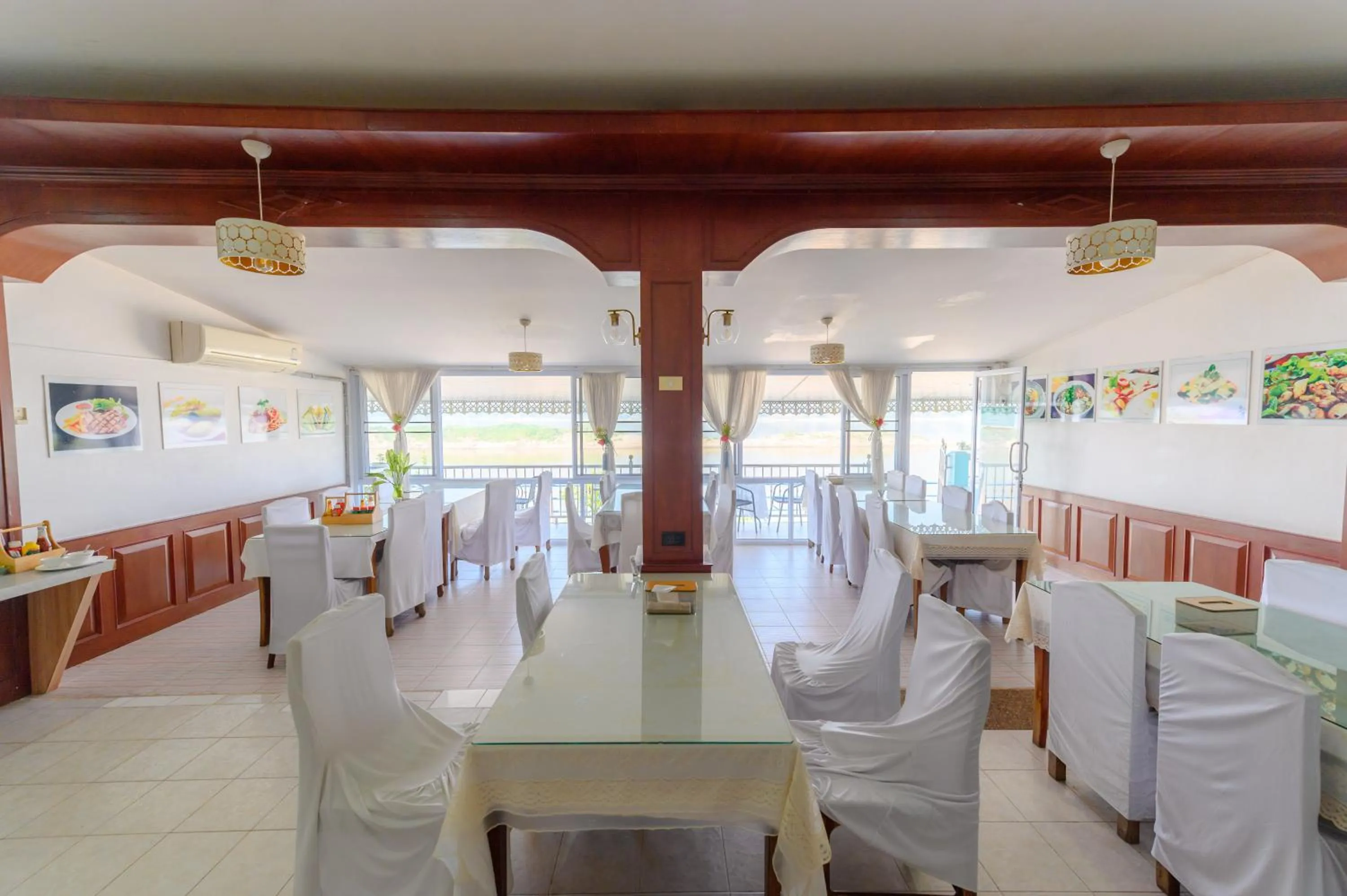 Restaurant/places to eat in Kongkhamkoon Hotel