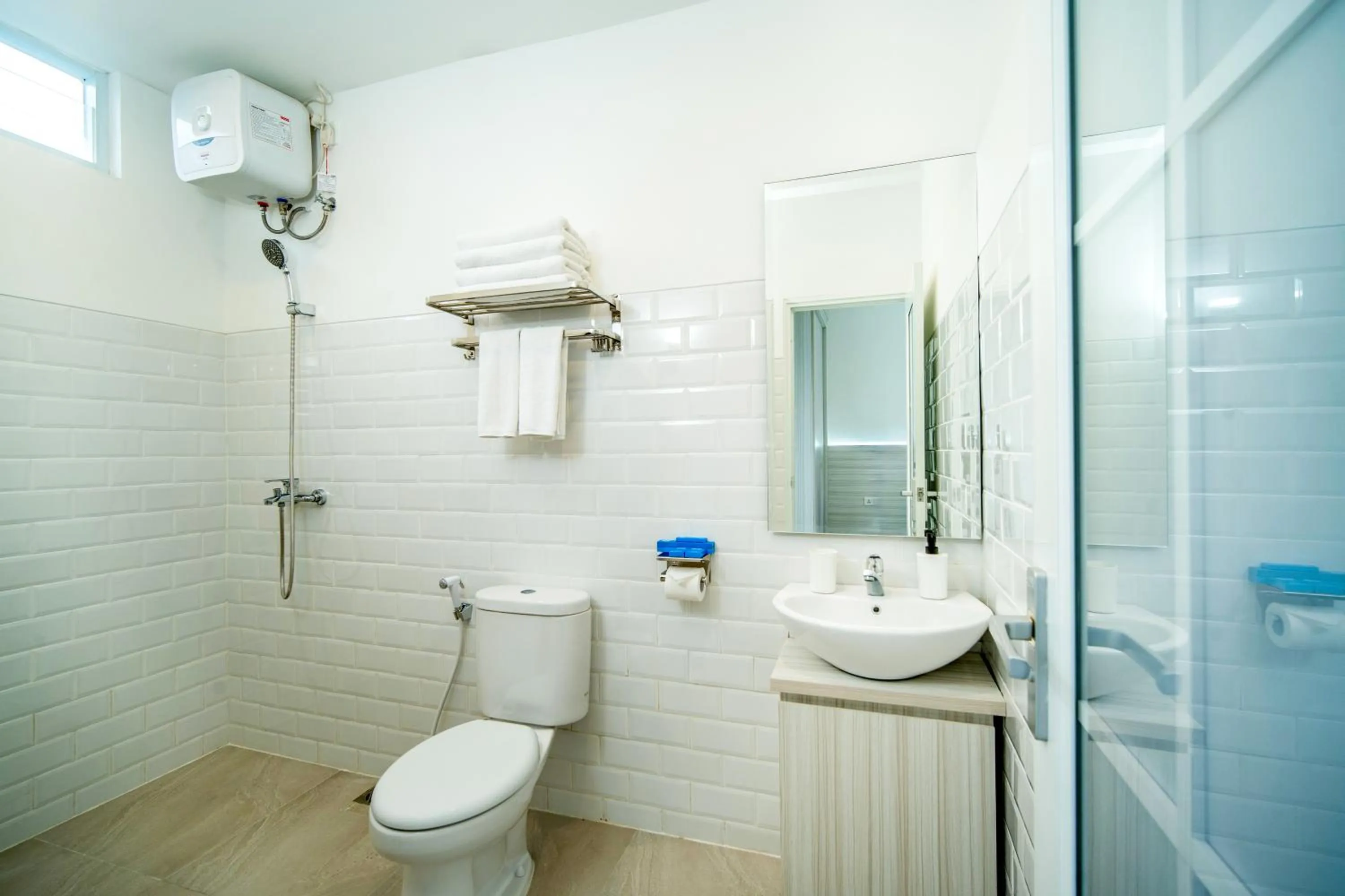 Toilet in Artha Villa Pererenan By Fays Hospitality