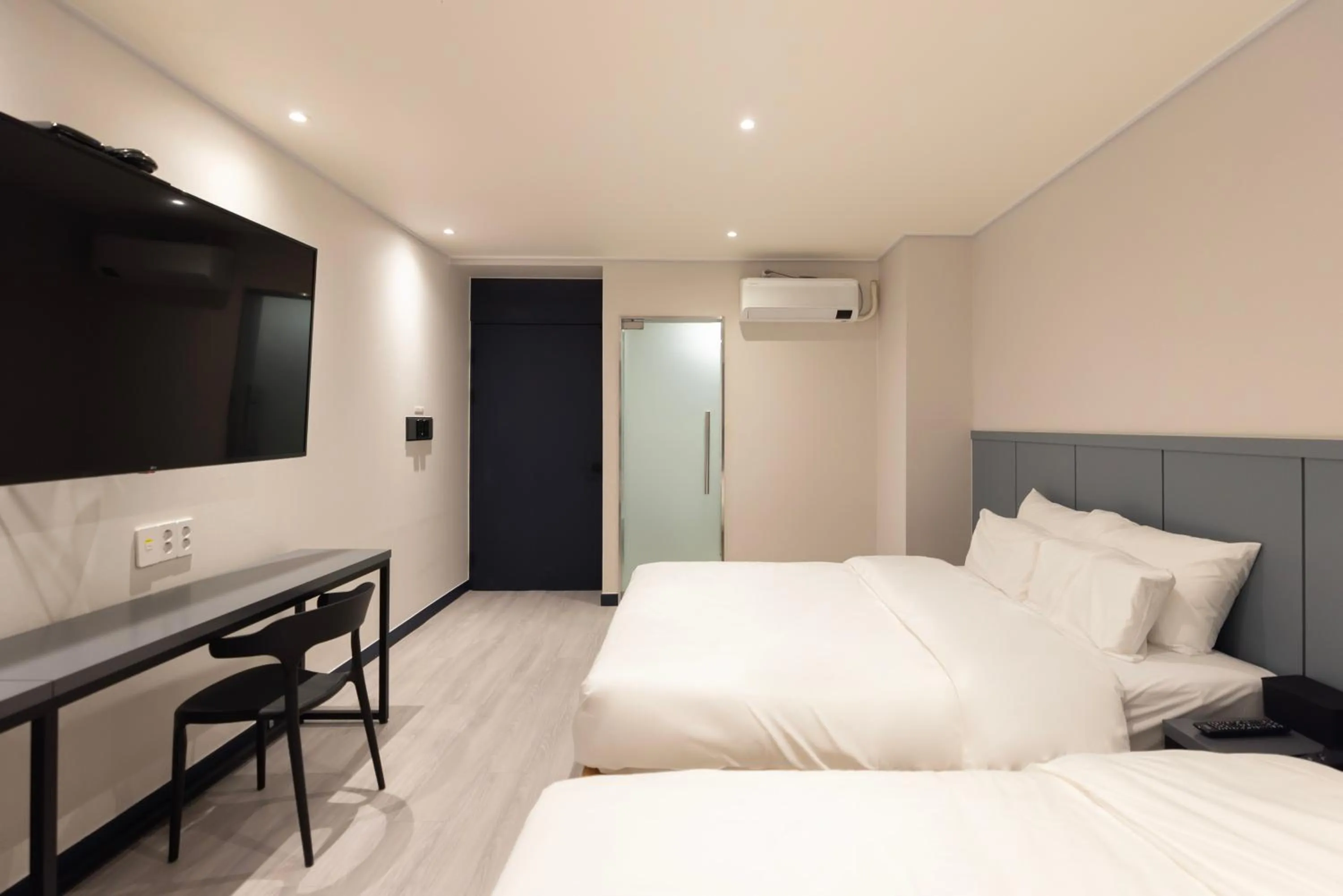 Bed in Aank Ryokan x Aank Air Cheongju