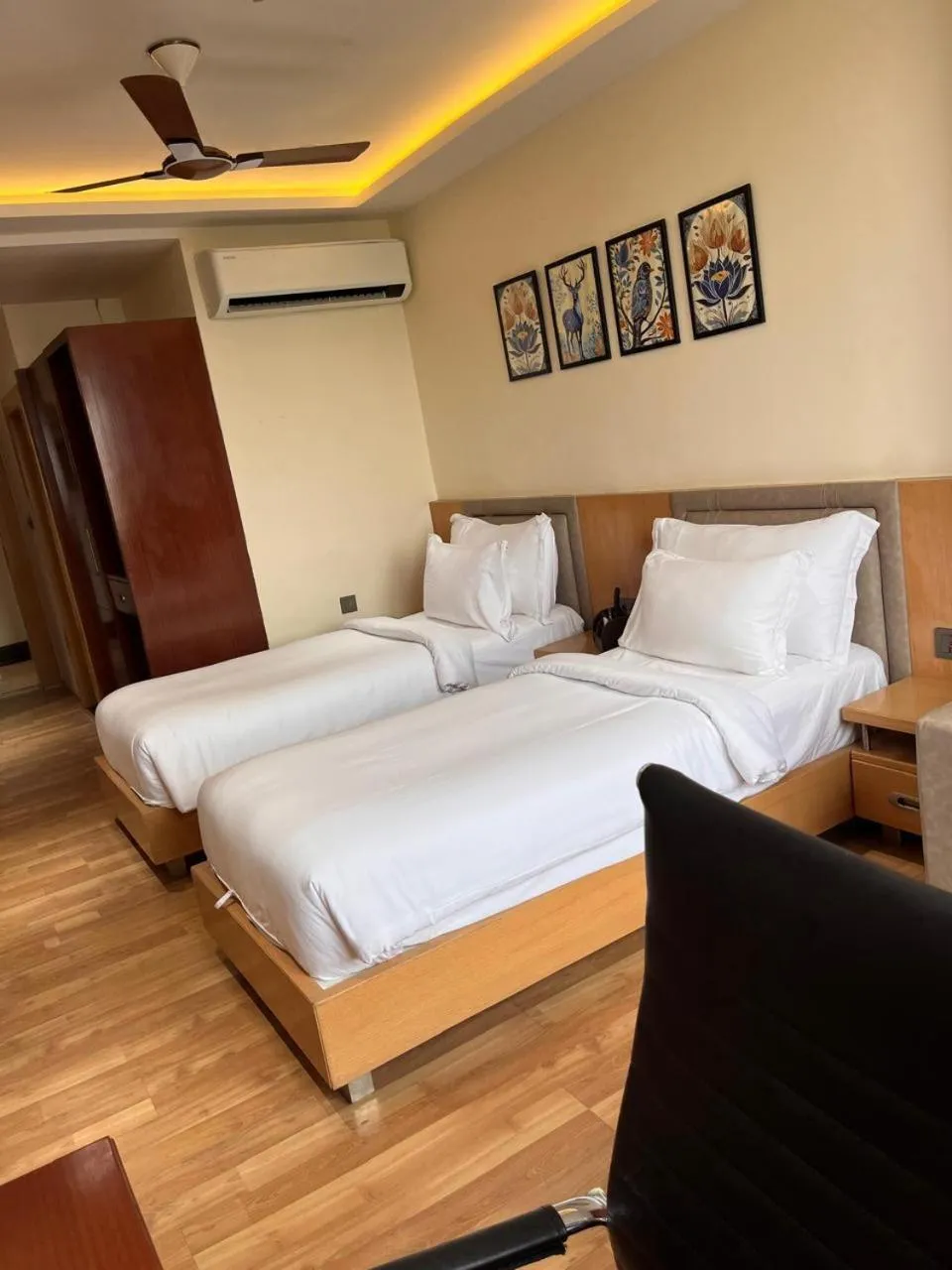 Bedroom, Bed in Indore International Convention Center