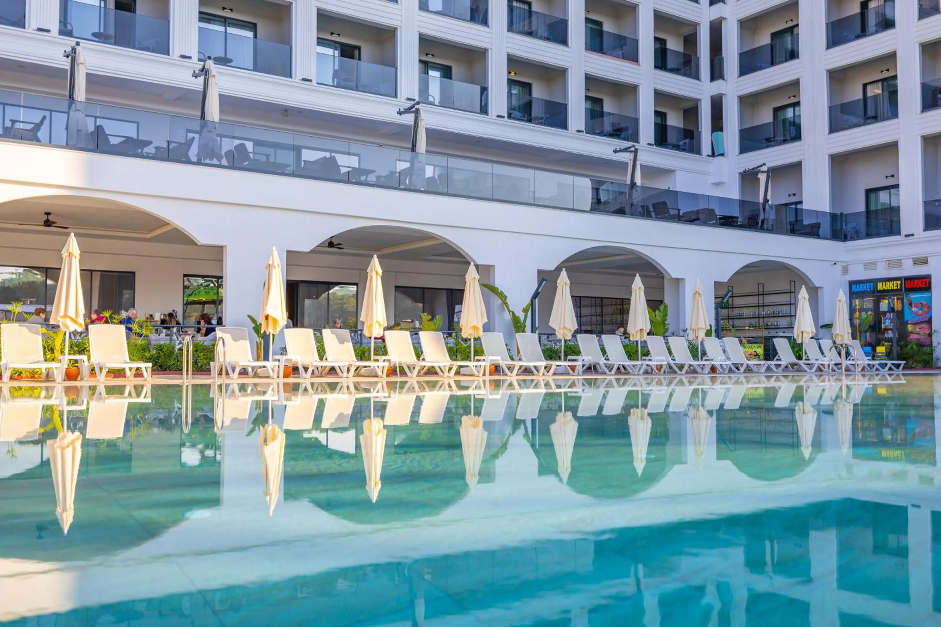 Side Moon Palace Hotel