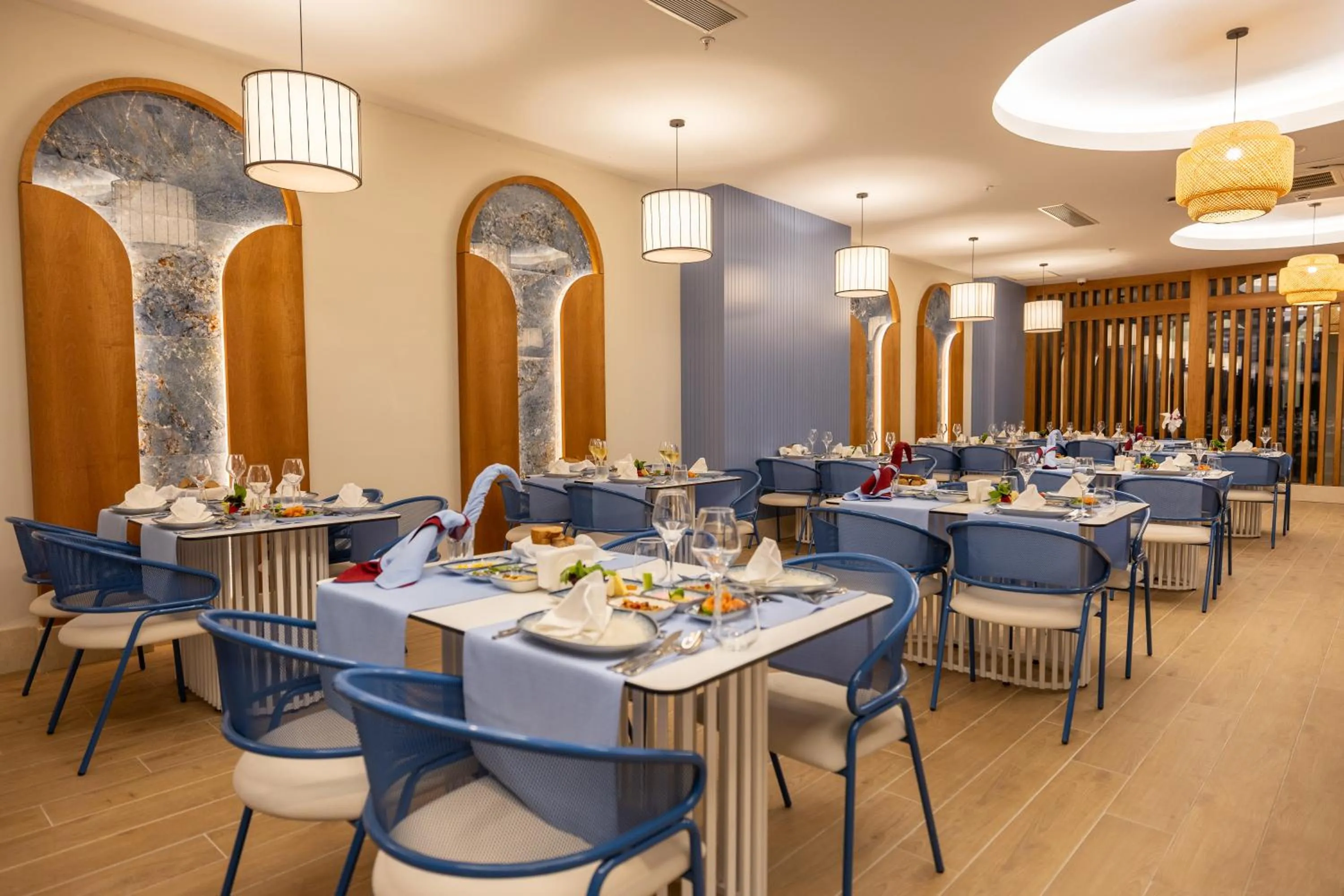 Side Moon Palace Hotel