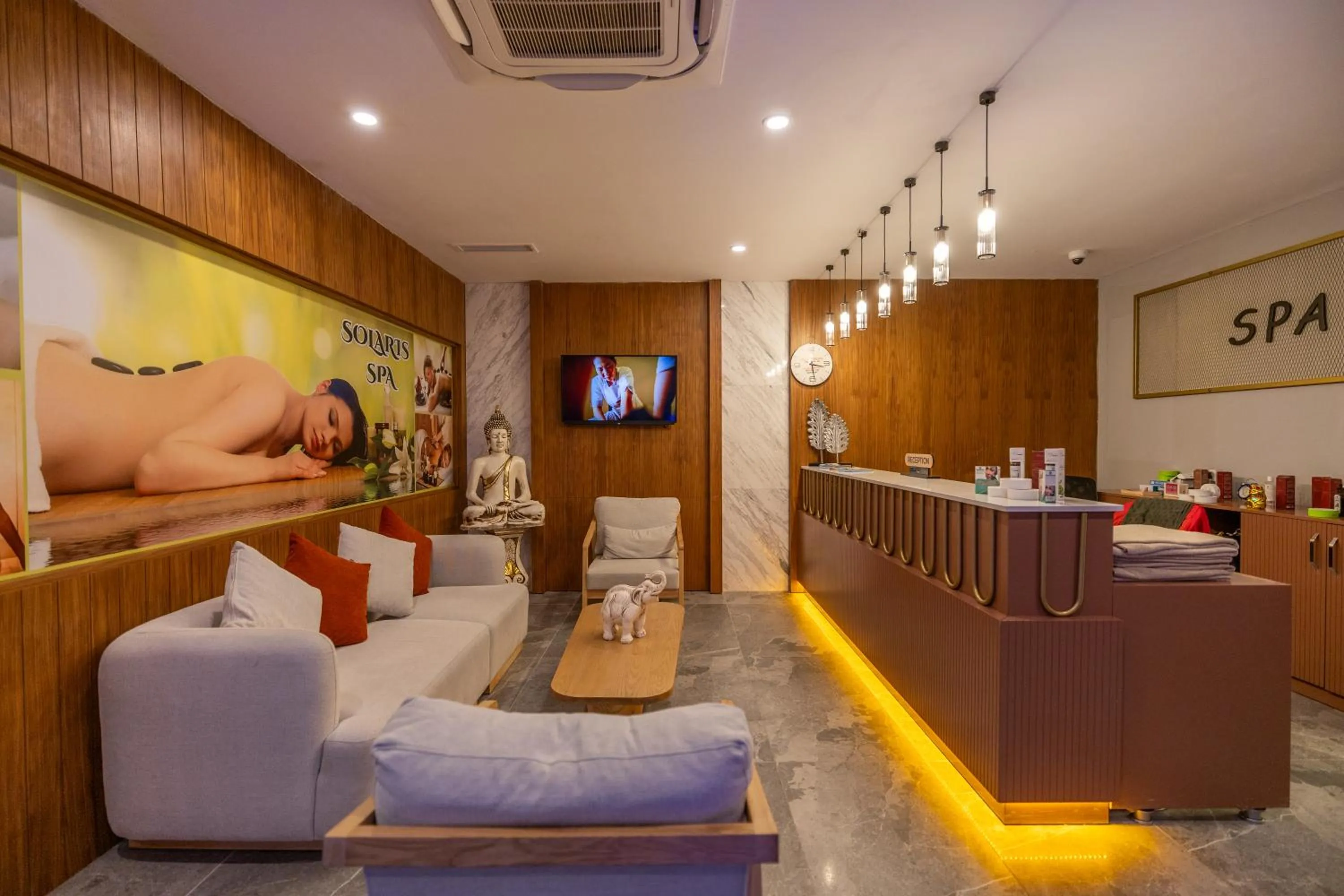 Side Moon Palace Hotel