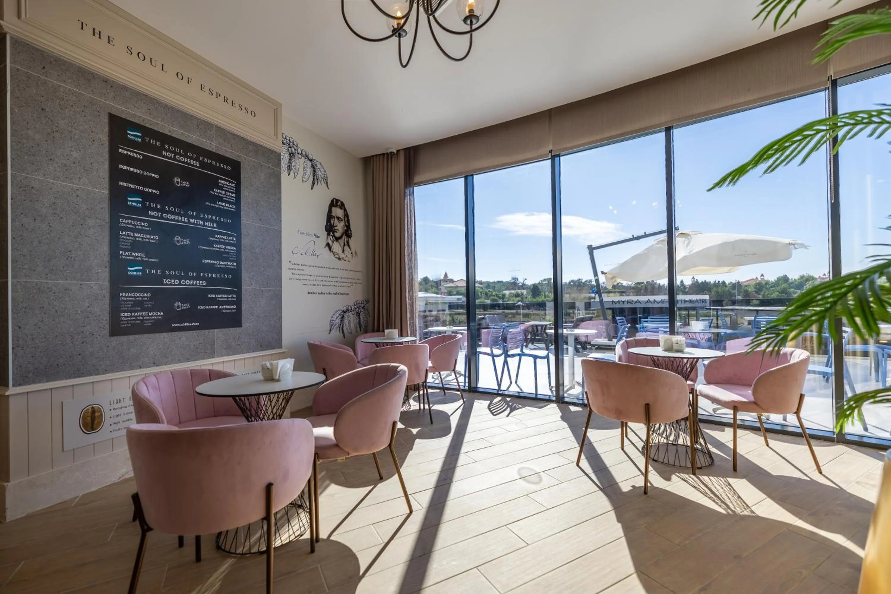 Side Moon Palace Hotel