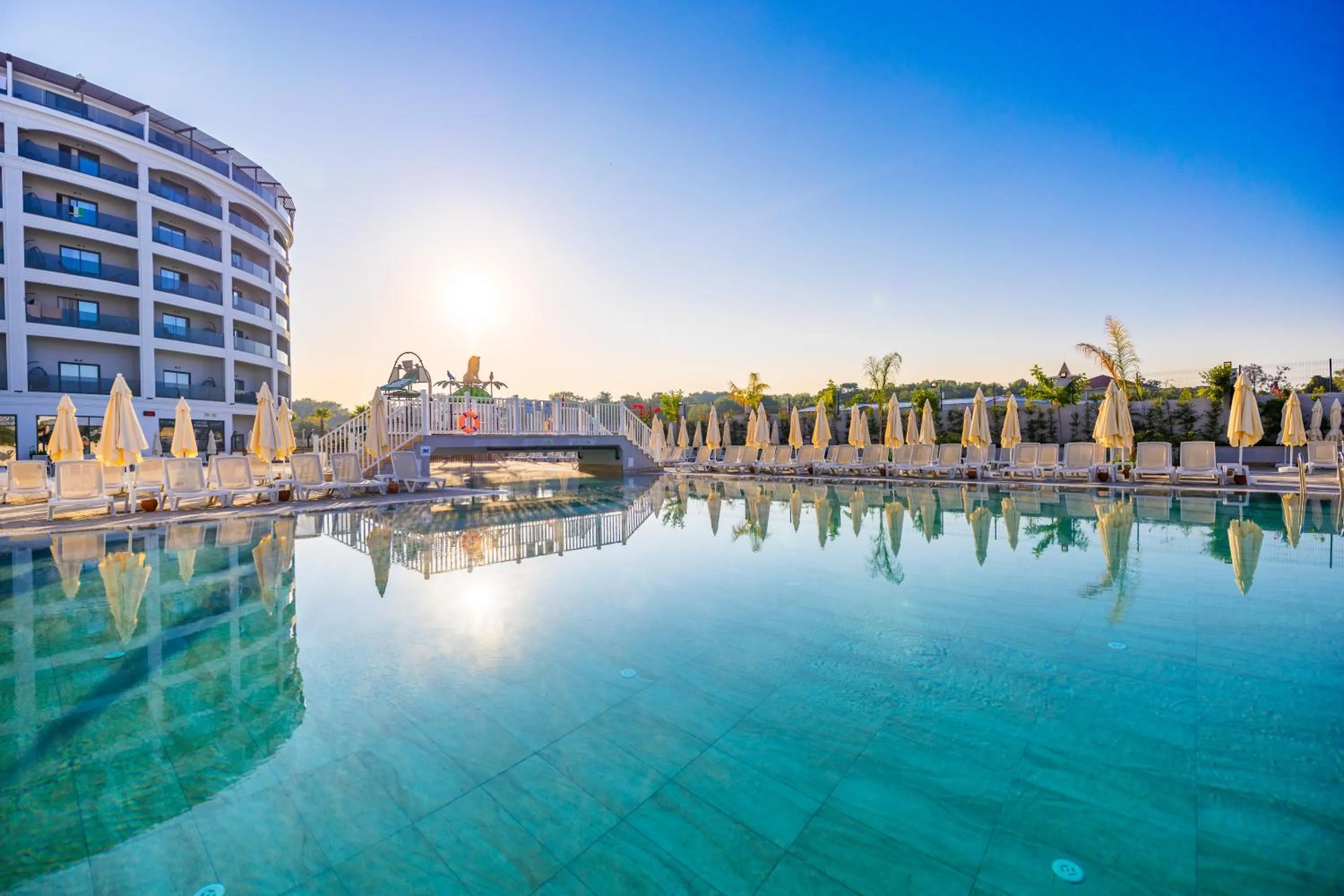 Side Moon Palace Hotel