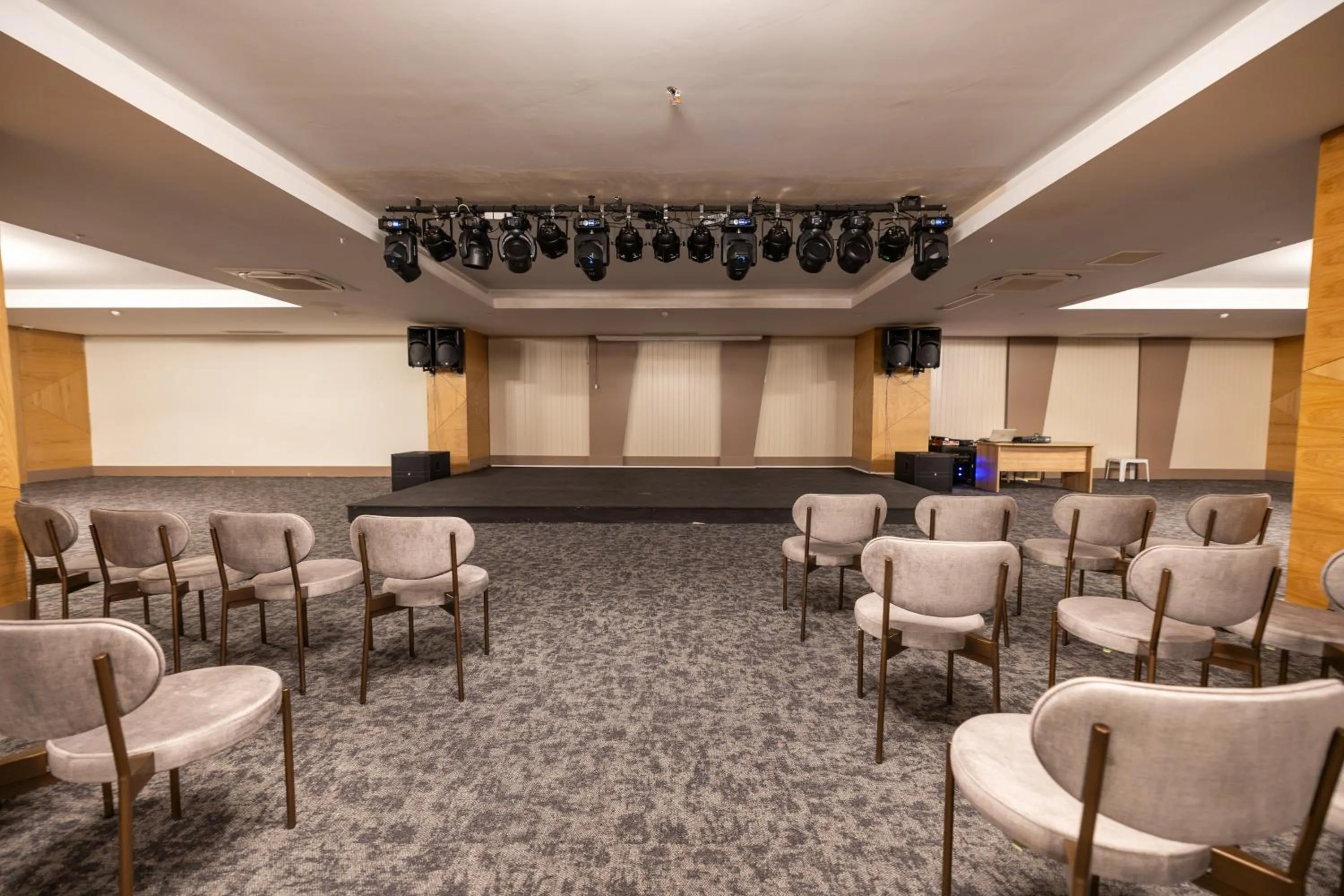 Side Moon Palace Hotel