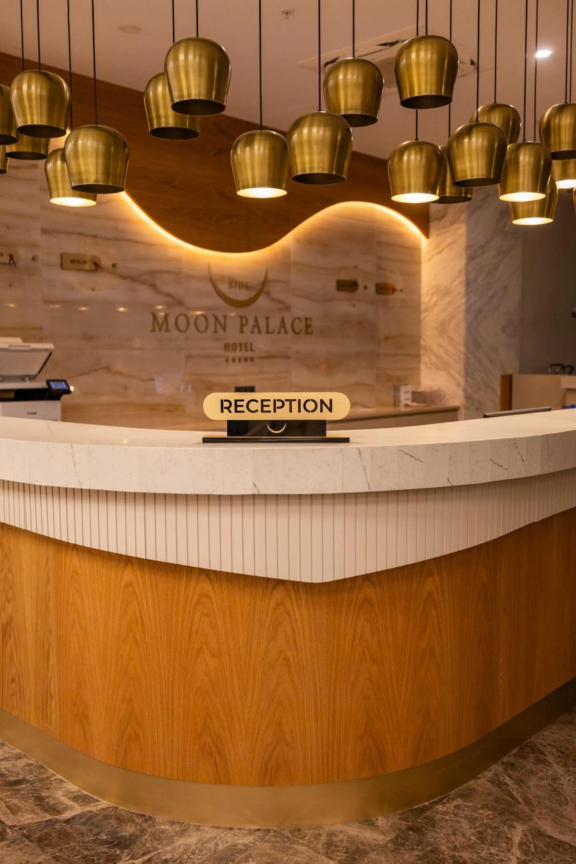 Side Moon Palace Hotel