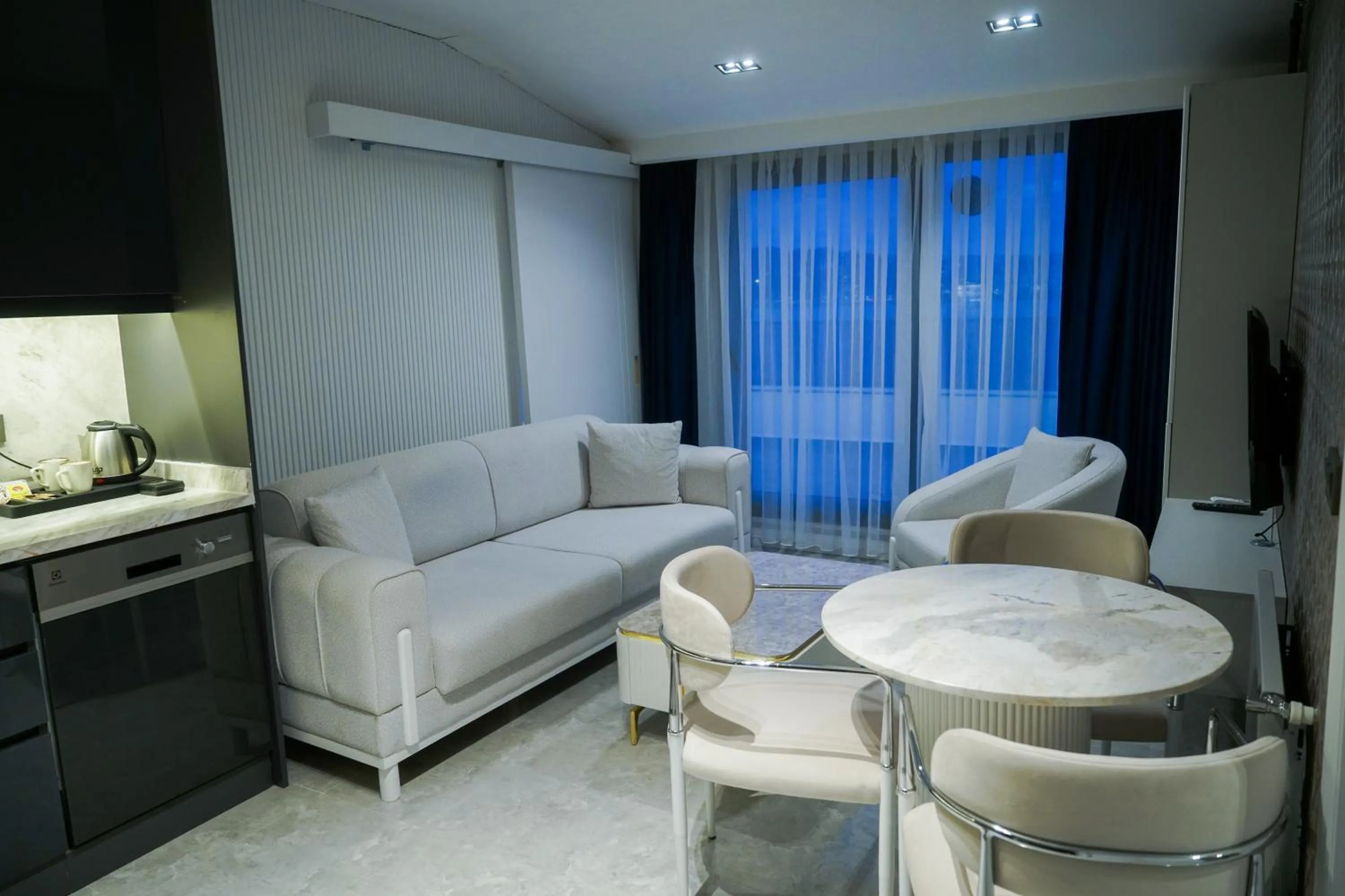 TV and multimedia in Elite World Homes Istanbul Bosphorus